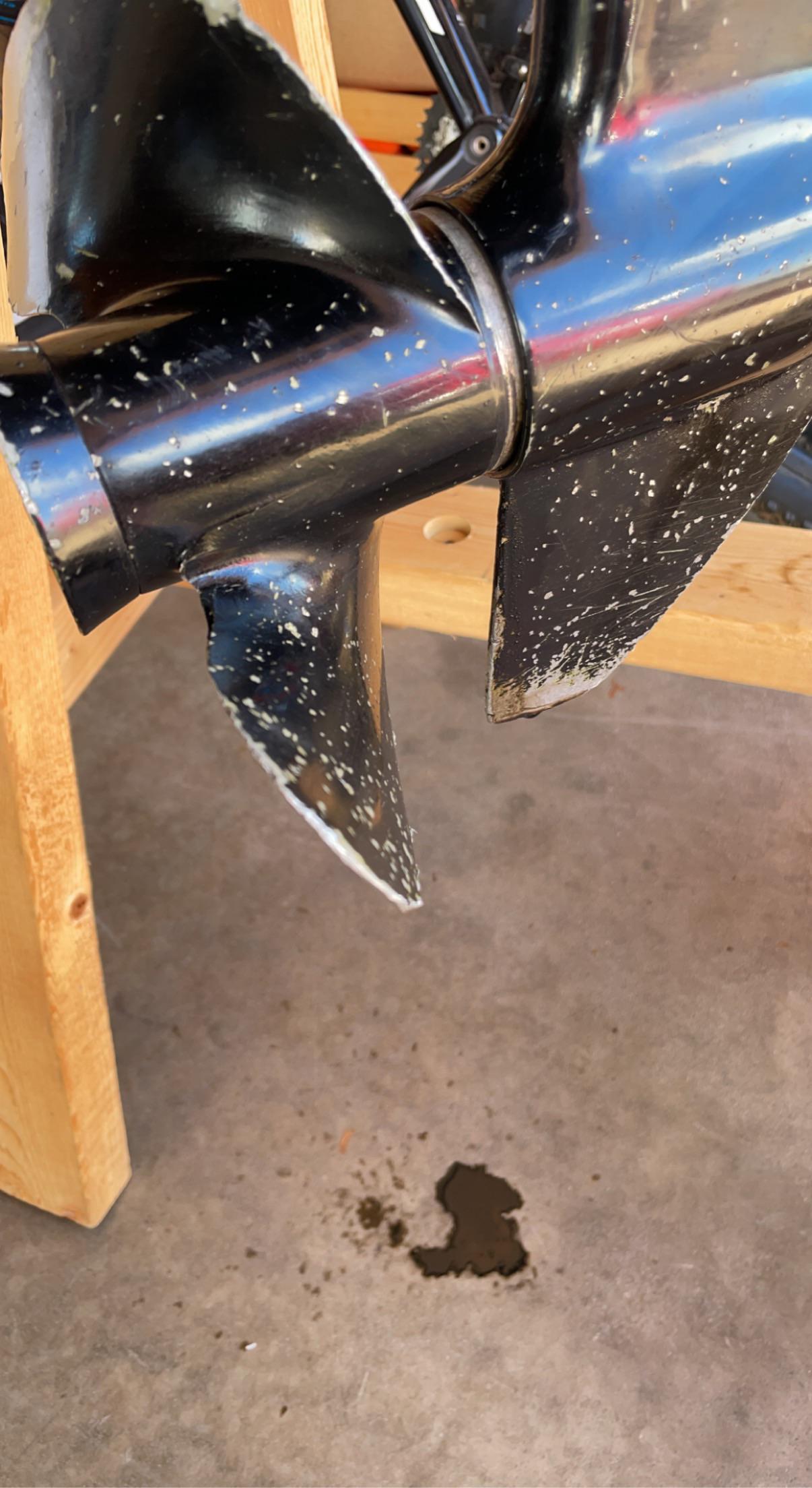 ‘74 Mercury 110 9.8hp gear oil dripping from lower unit r/Outboards
