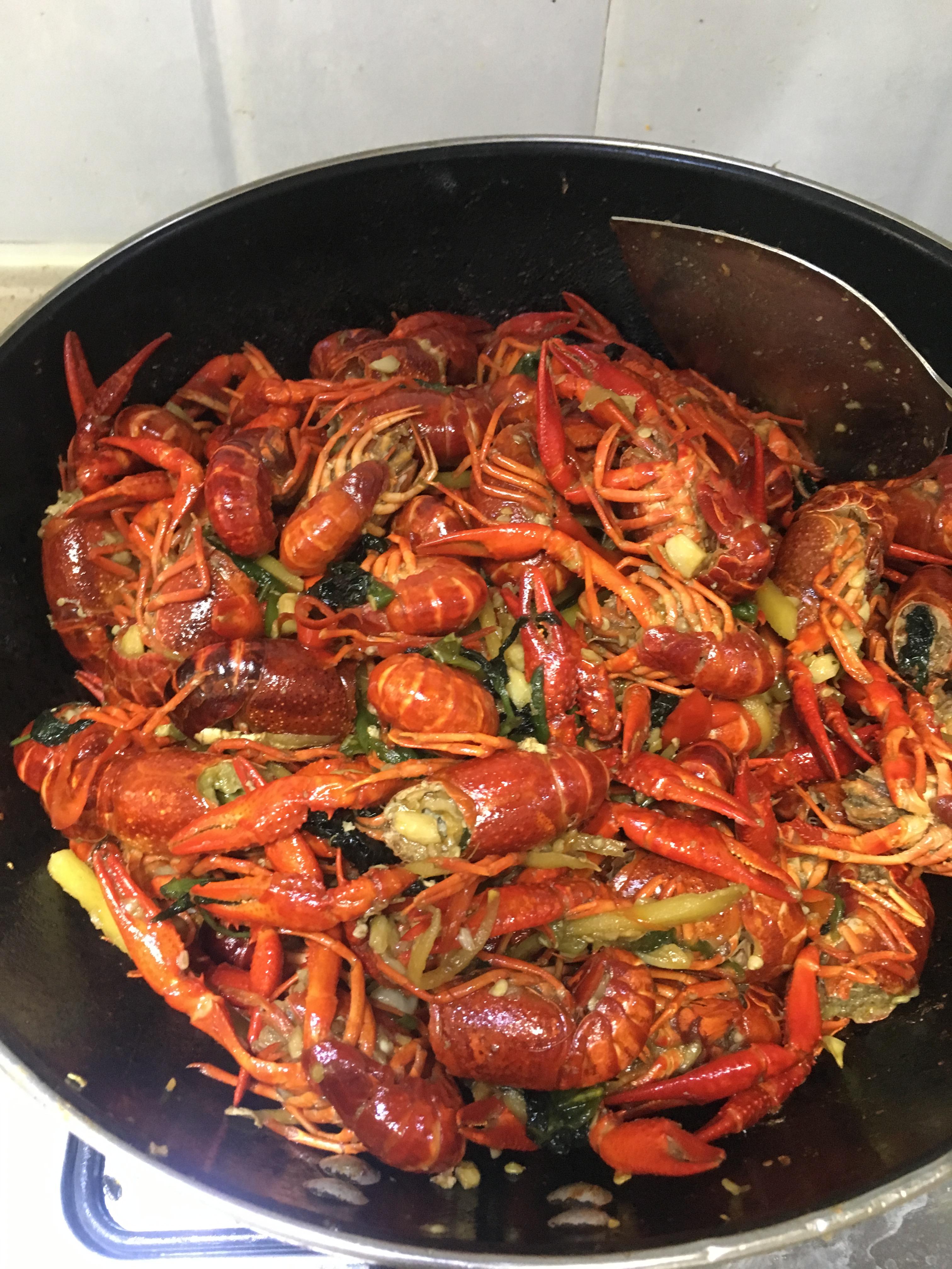 [Homemade] Delicious Spicy Crayfish r/food