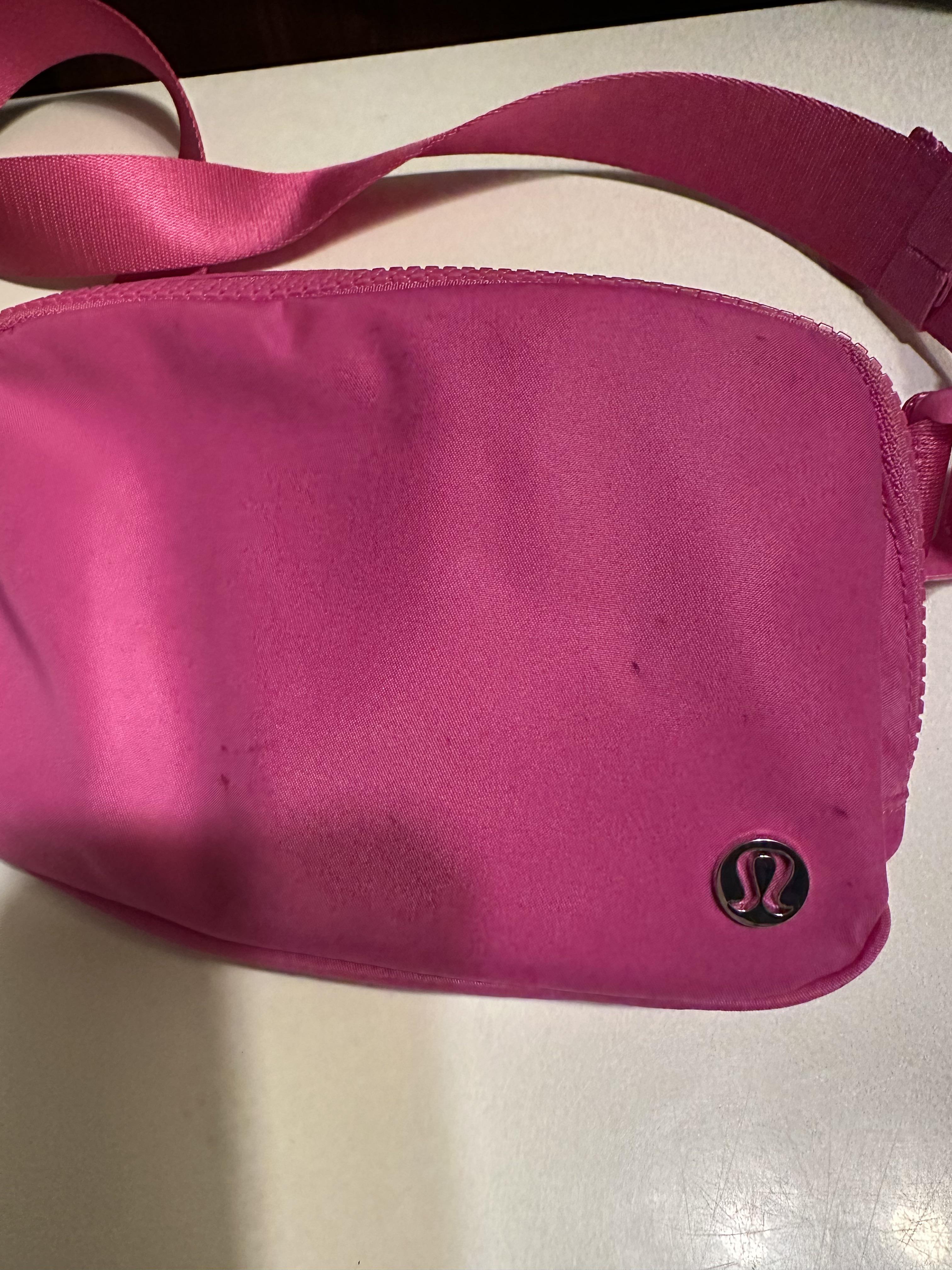 Help on how to get these black marks off Sonic Pink EBB? r/lululemon