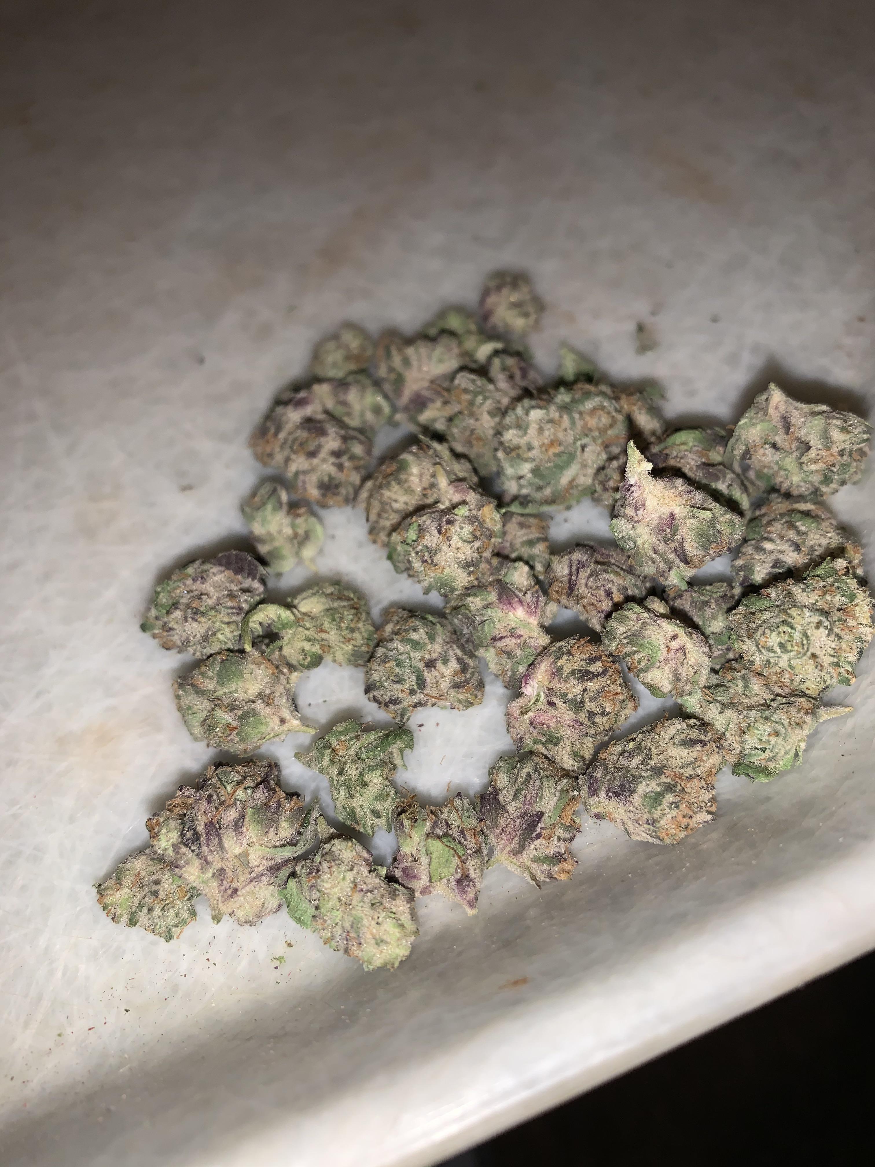 Cake Mints popcorn by Ozone looking kinda nutty right now r/ILTrees