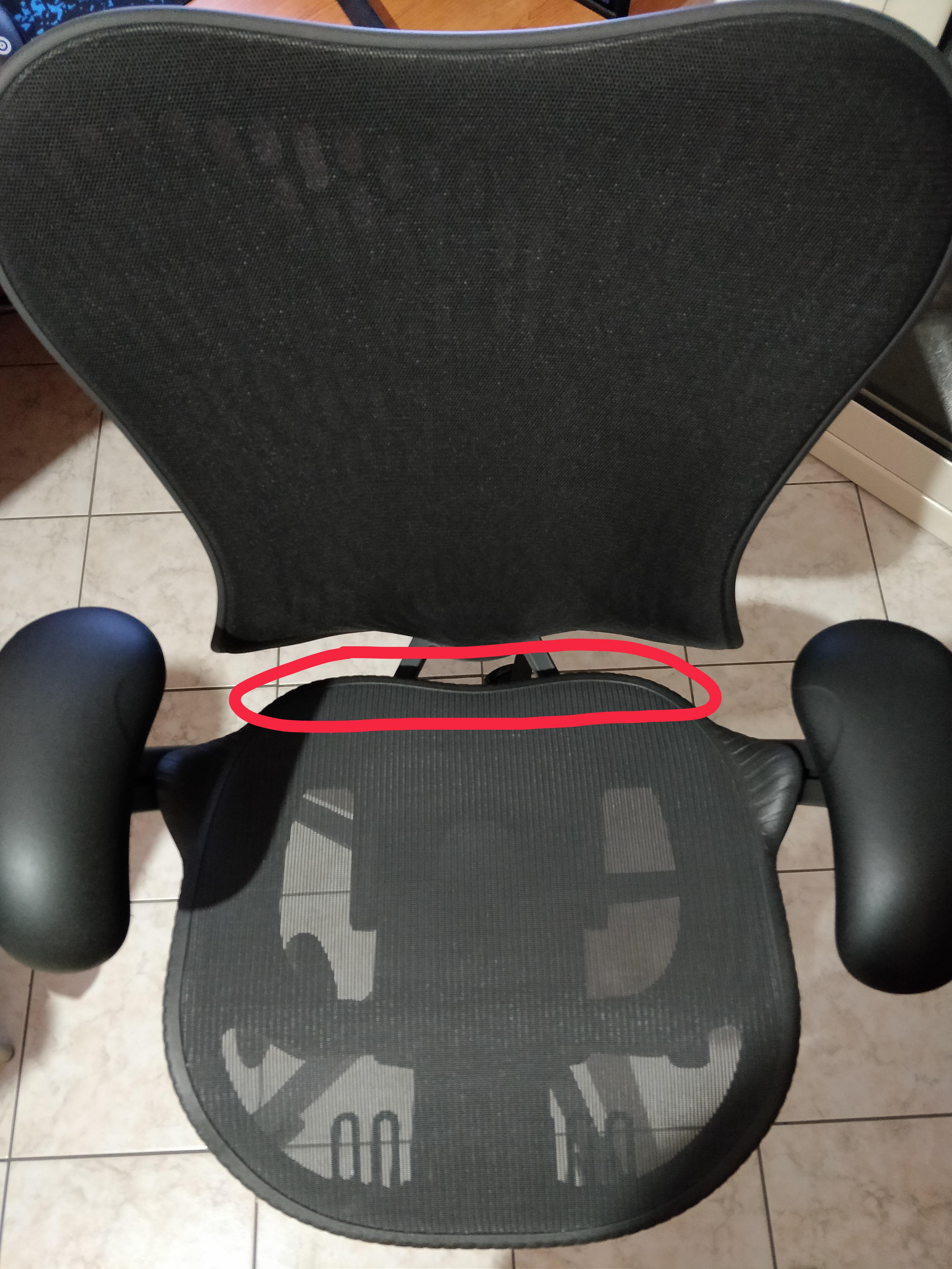 The gap between the seat and the back is too wide and I'm sitting with