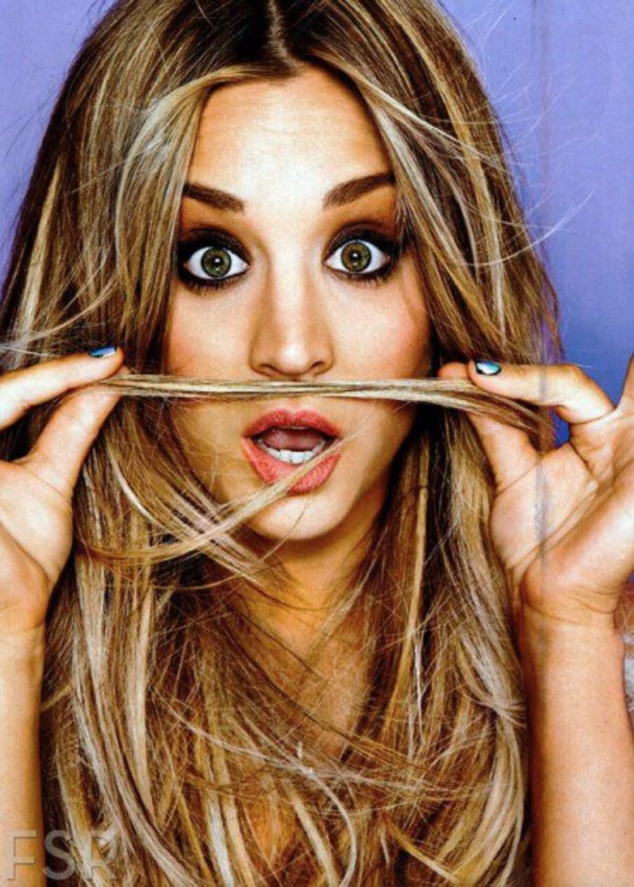 🔞Playful look of Kaley Cuoco NUDE | | CelebrityNakeds.com