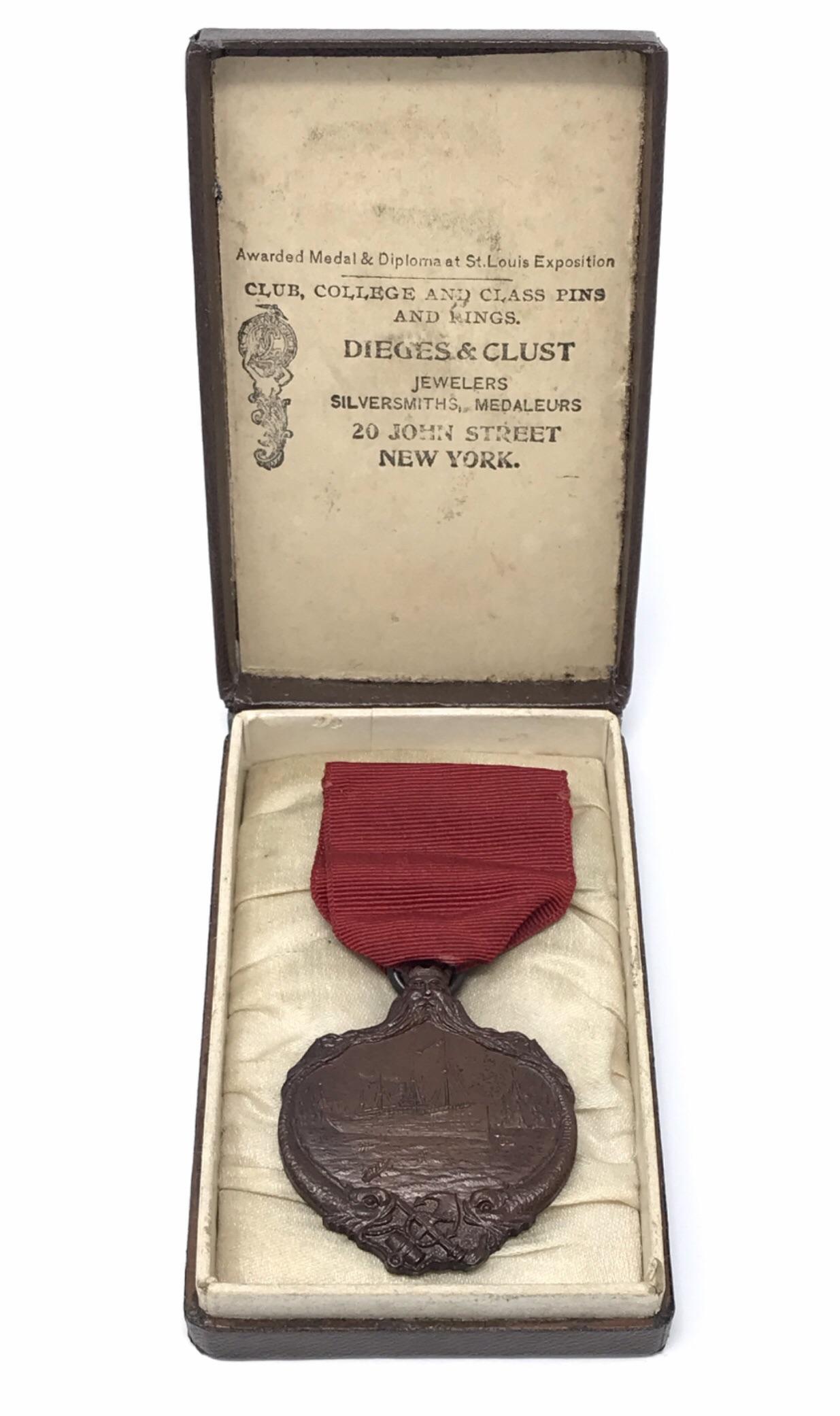 Bronze medal awarded to the Captain and crew of the R.M.S. Carpathia by