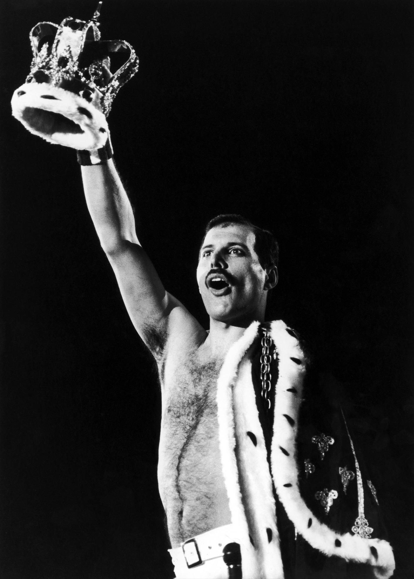 Freddie Mercury during Queen’s last tour, Budapest of July 1986 r