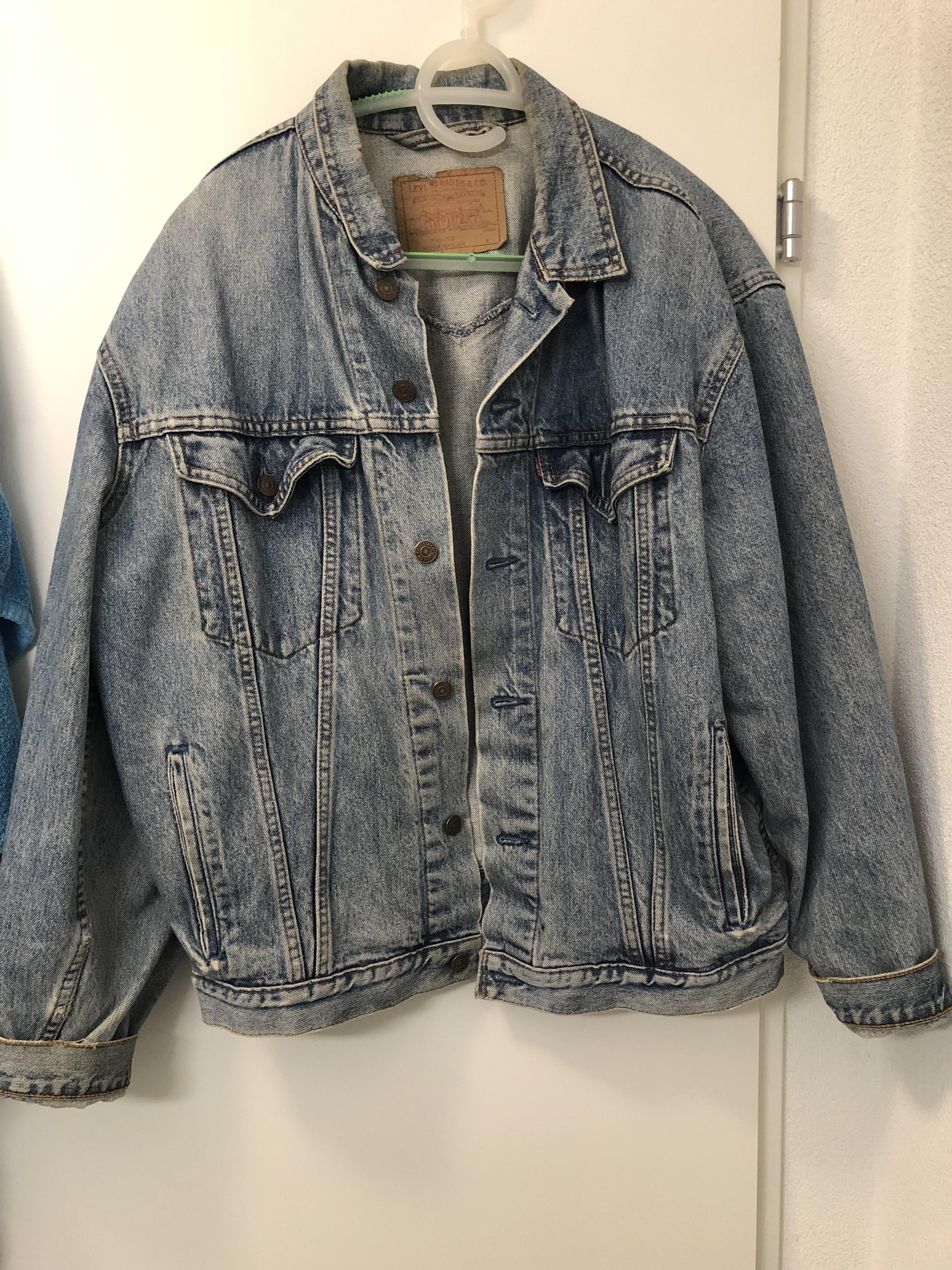 Got this vintage Levi’s jacket at my local Value Village for 7!!! My