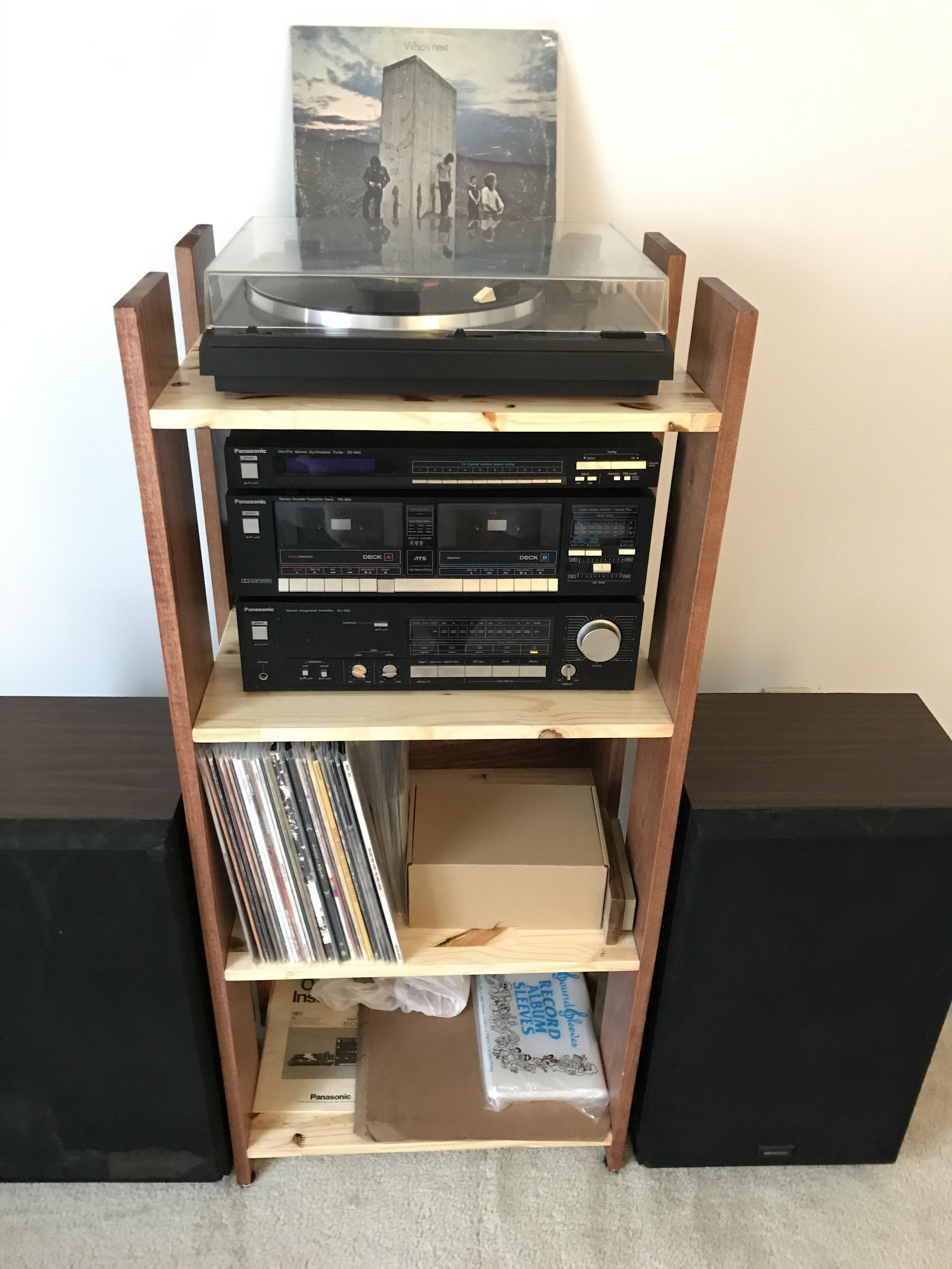 I built this shelf for my turntable set up! r/BeginnerWoodWorking