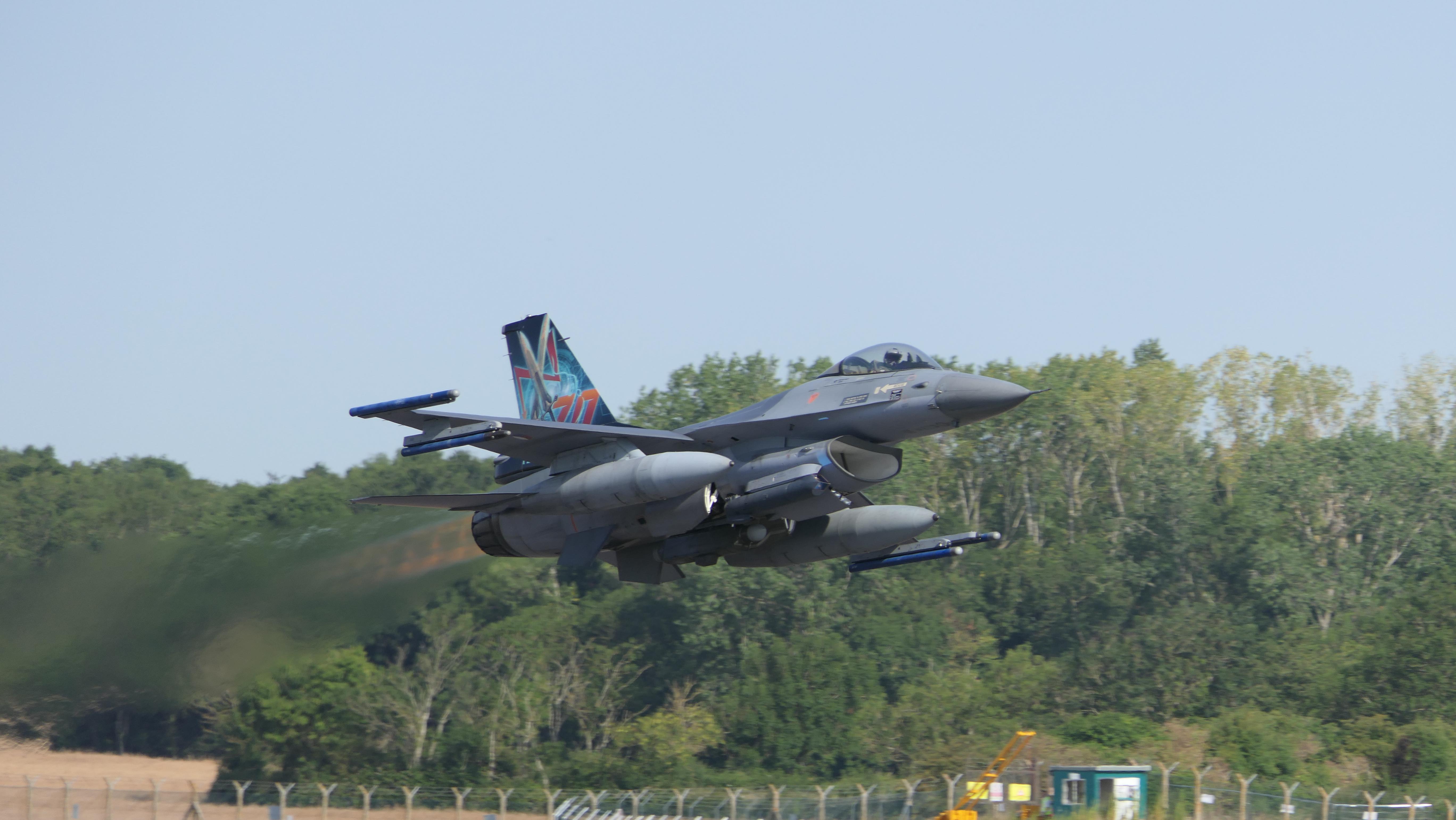 F16 leaving RIAT 2022[5472x3080] r/Land_Air_Sea_Defense
