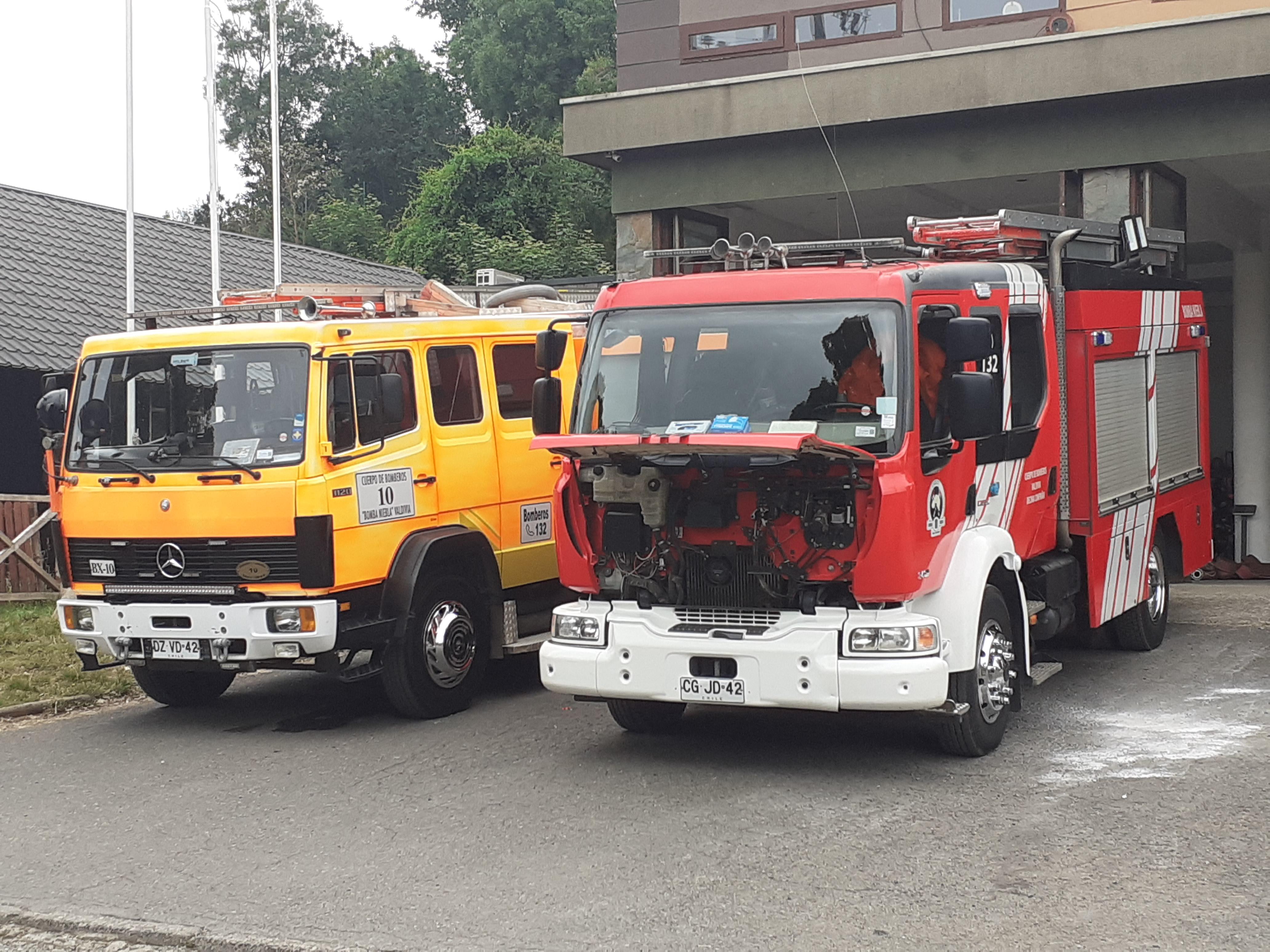 Yellow fire truck r/RealLifeShinies