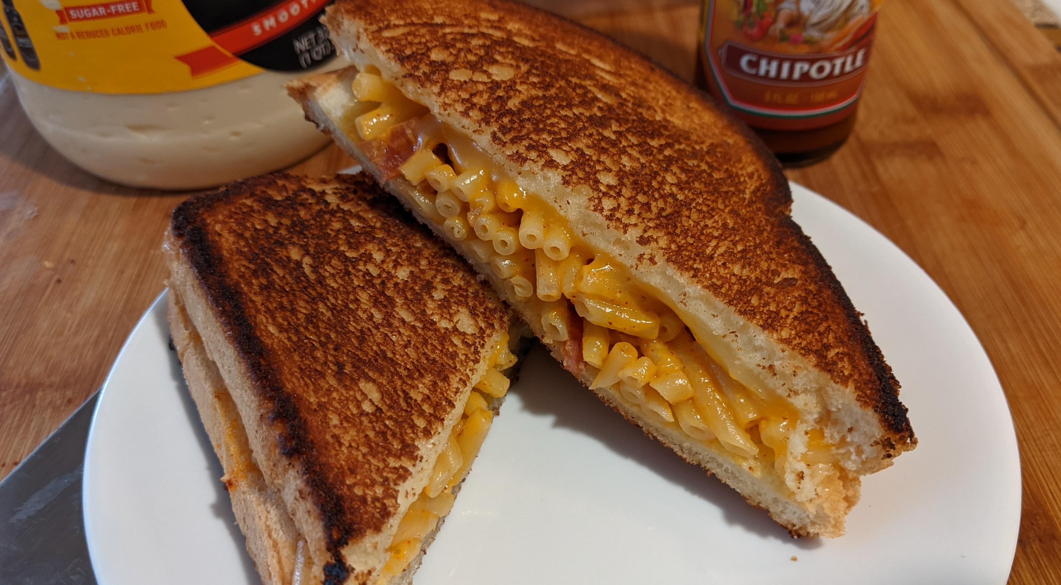 [homemade] Mac and cheese sandwich r/food