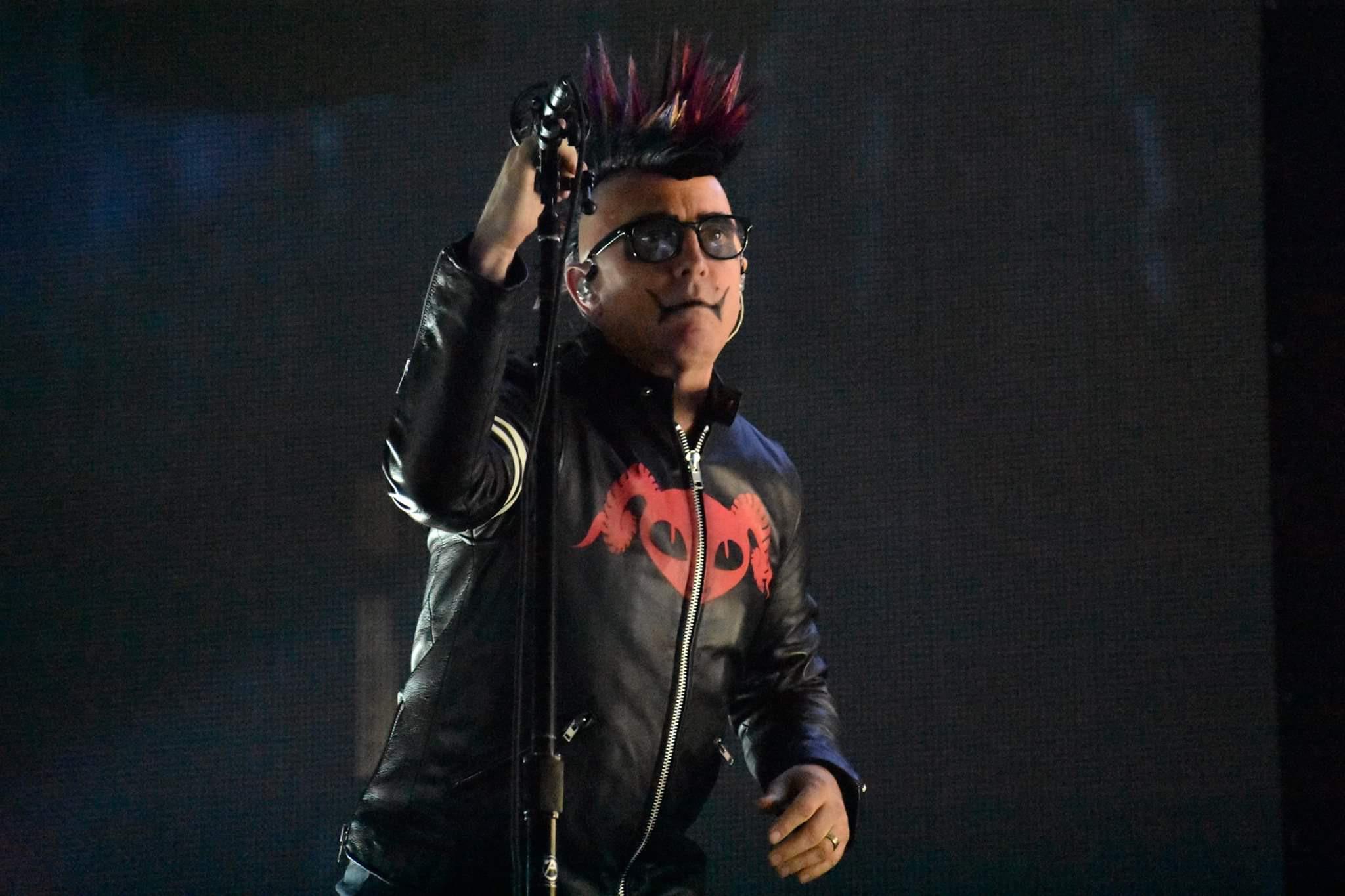 Maynard looking so innocent St. Louis r/ToolBand