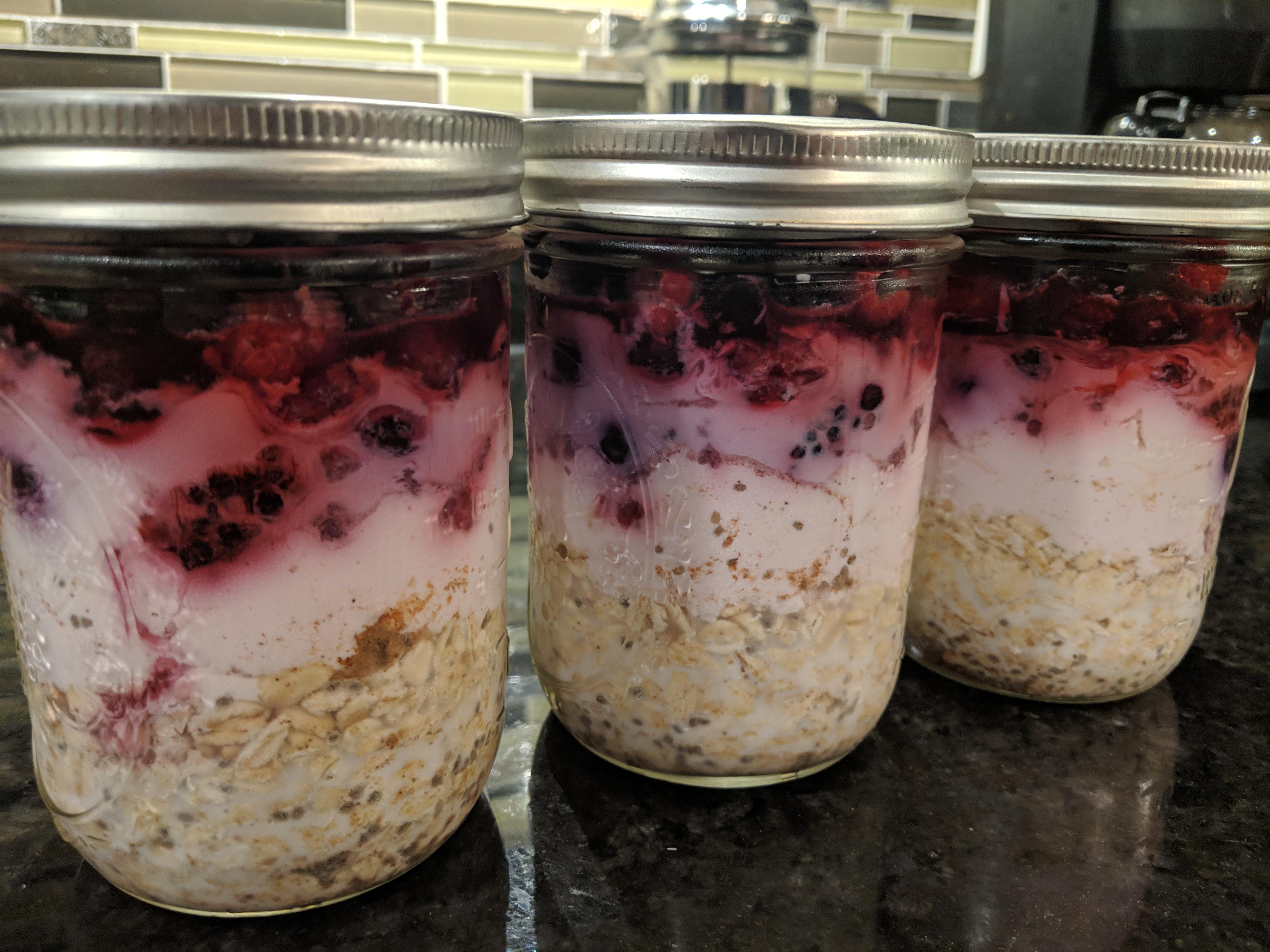Mixed Berry Protein Overnight Oats 💪🏽 r/MealPrepSunday