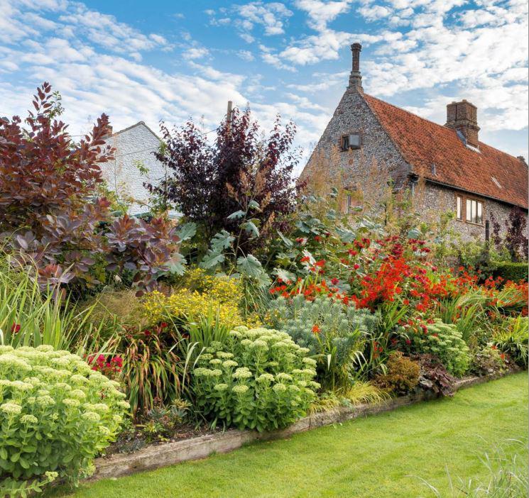 Tudor Lodgings, Castle Acre, West Norfolk. r/britpics