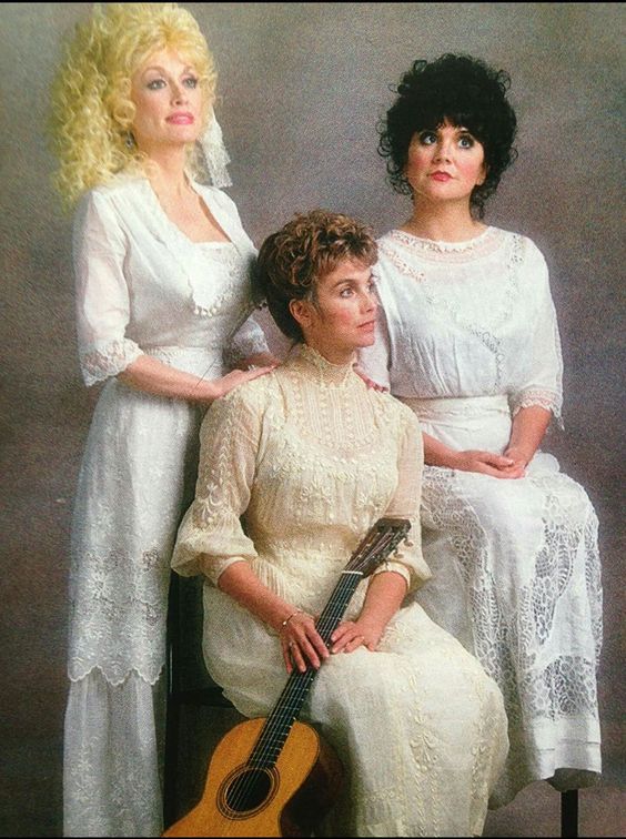 Dolly Parton, Emmylou Harris, Linda Ronstadt r/country