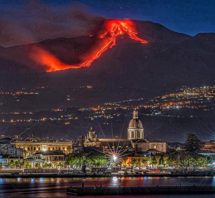 In Italy there are some active volcanoes. Here you are the Etna, in