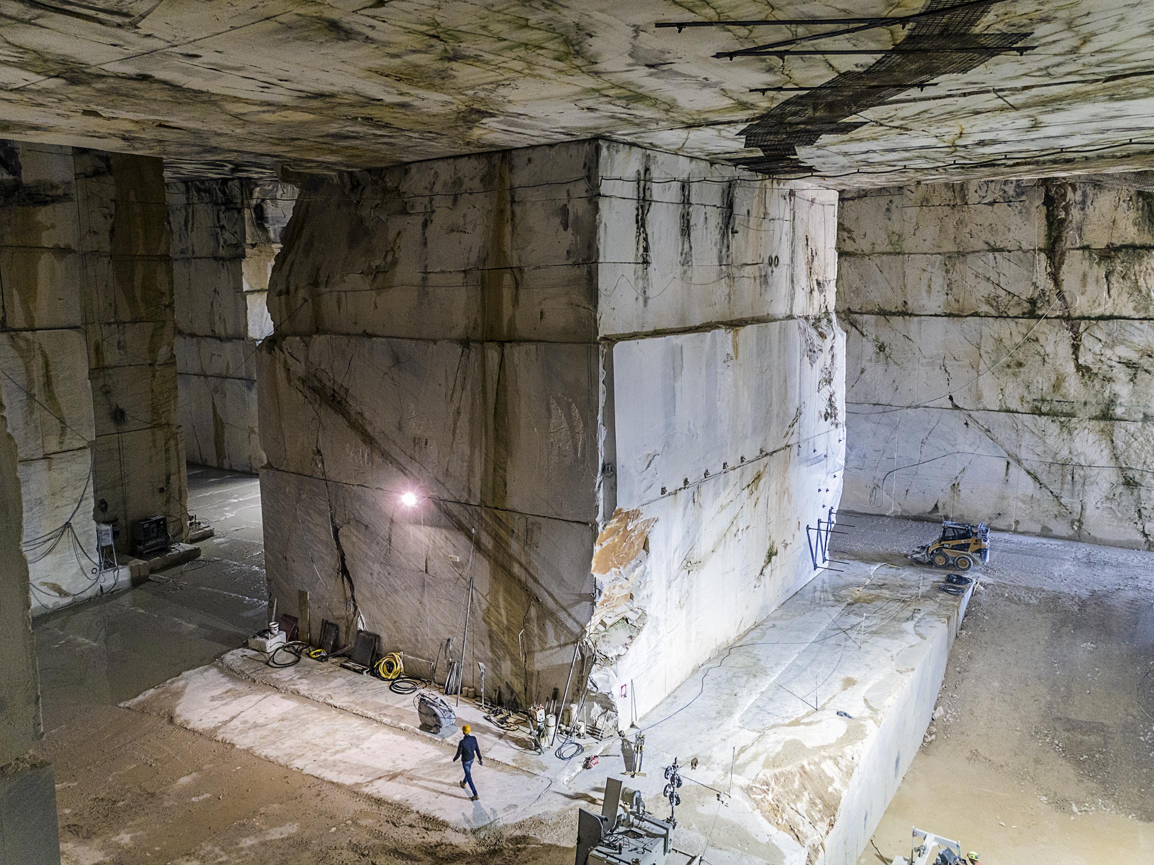 Inside an Italian marble quarry r/interestingasfuck