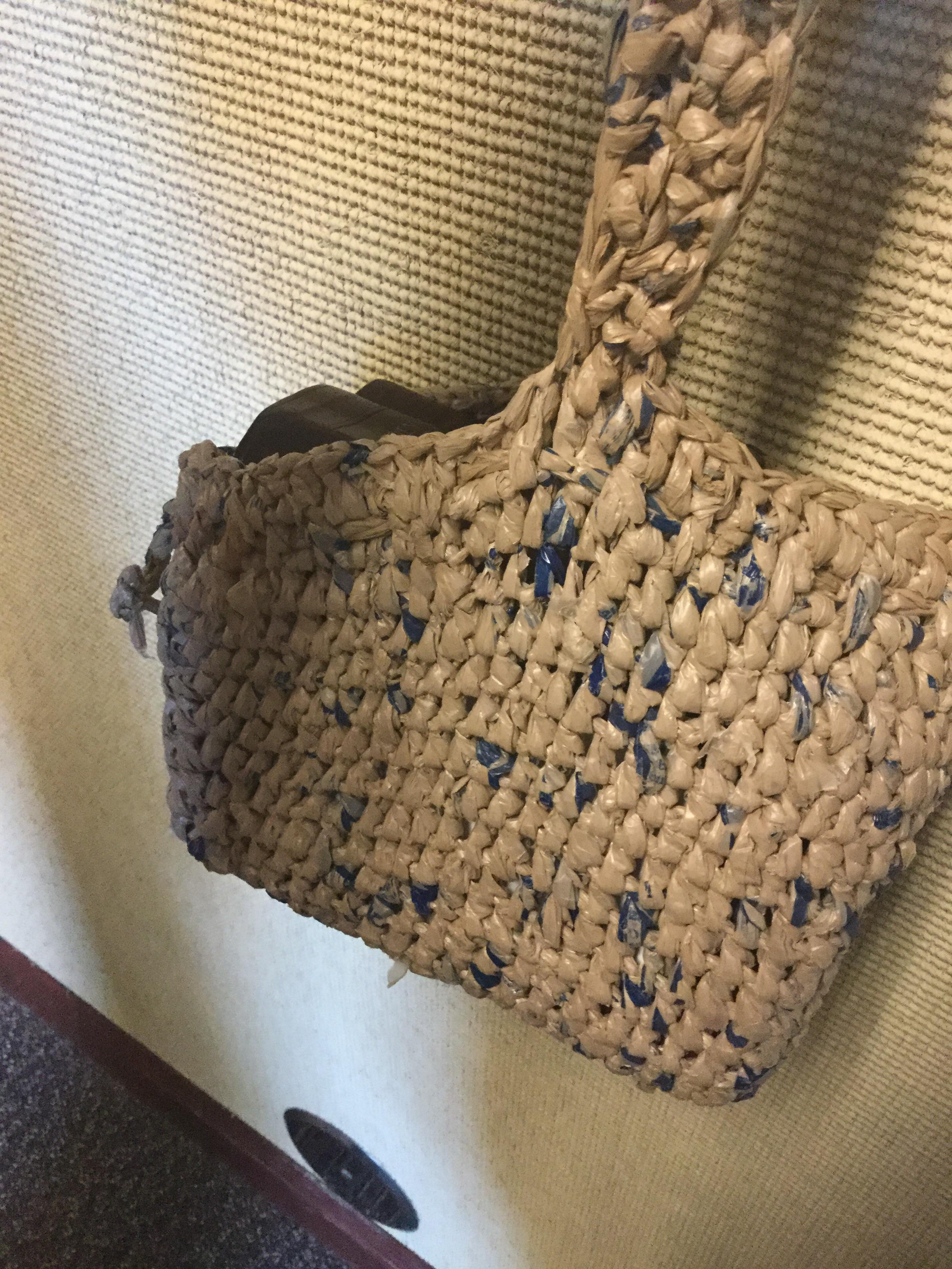 A bag made out of plastic bags. r/mildlyinteresting