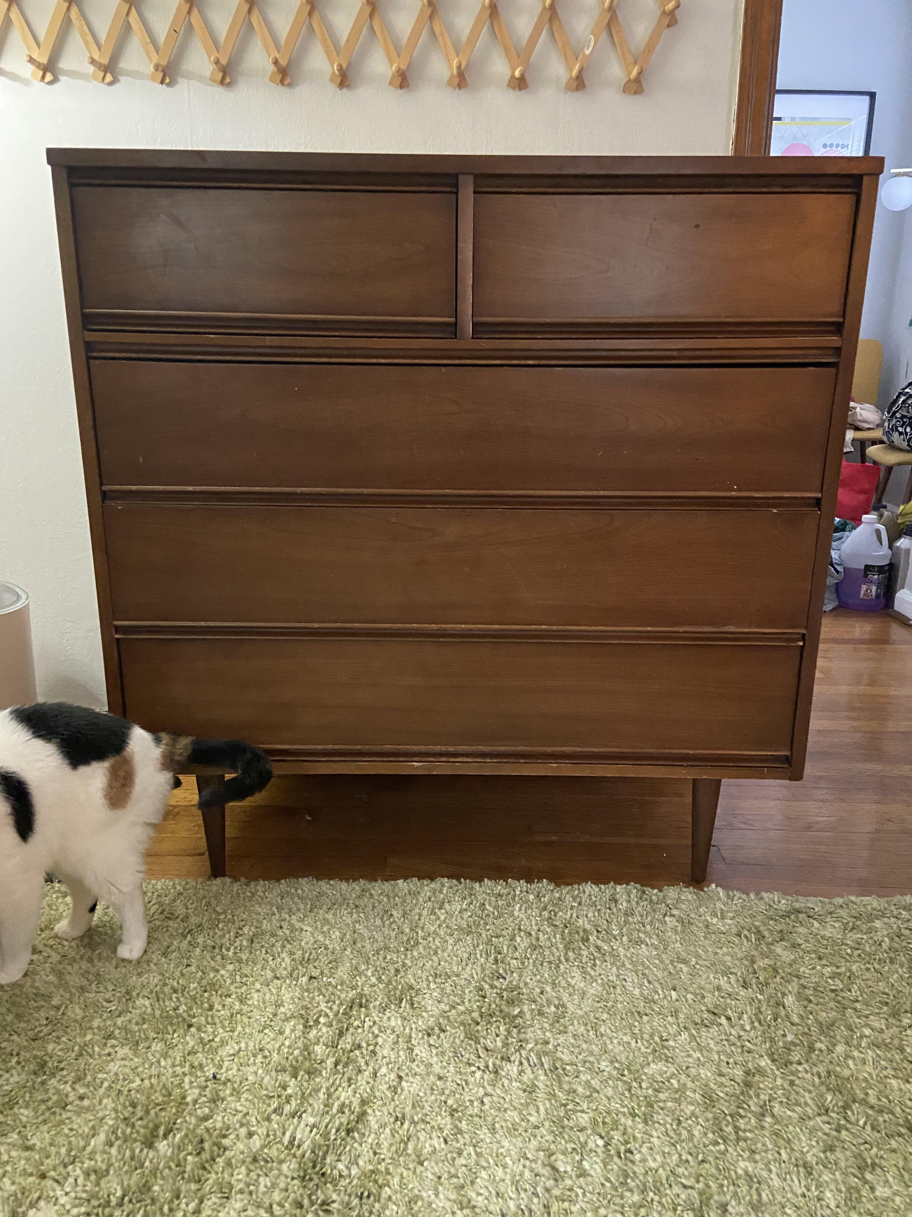 Found this dresser today for 25! It doesn’t have a makers