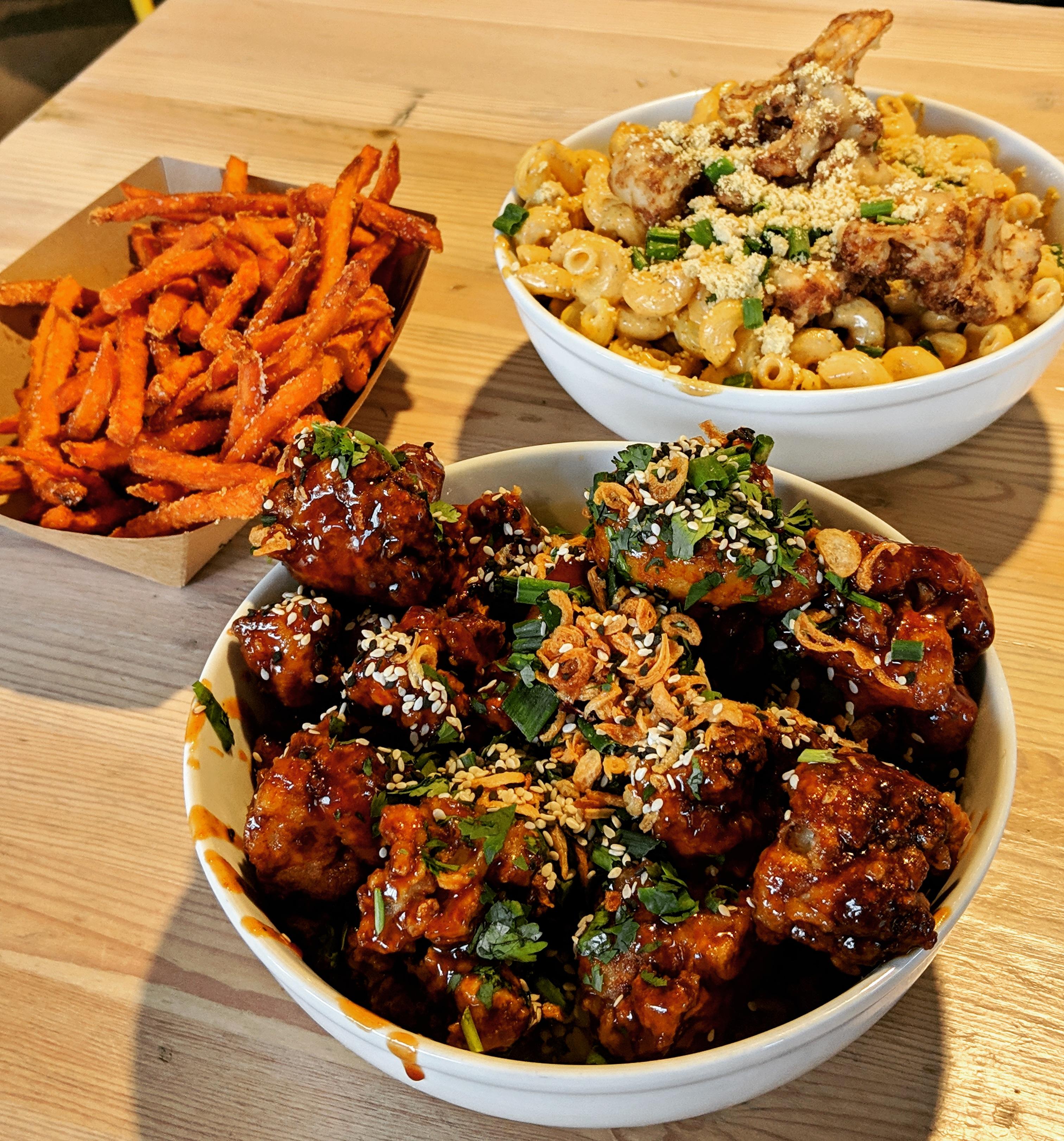 Korean BBQ Cauliflower Mac n Cheese Sweet Potato Fries r/vegan