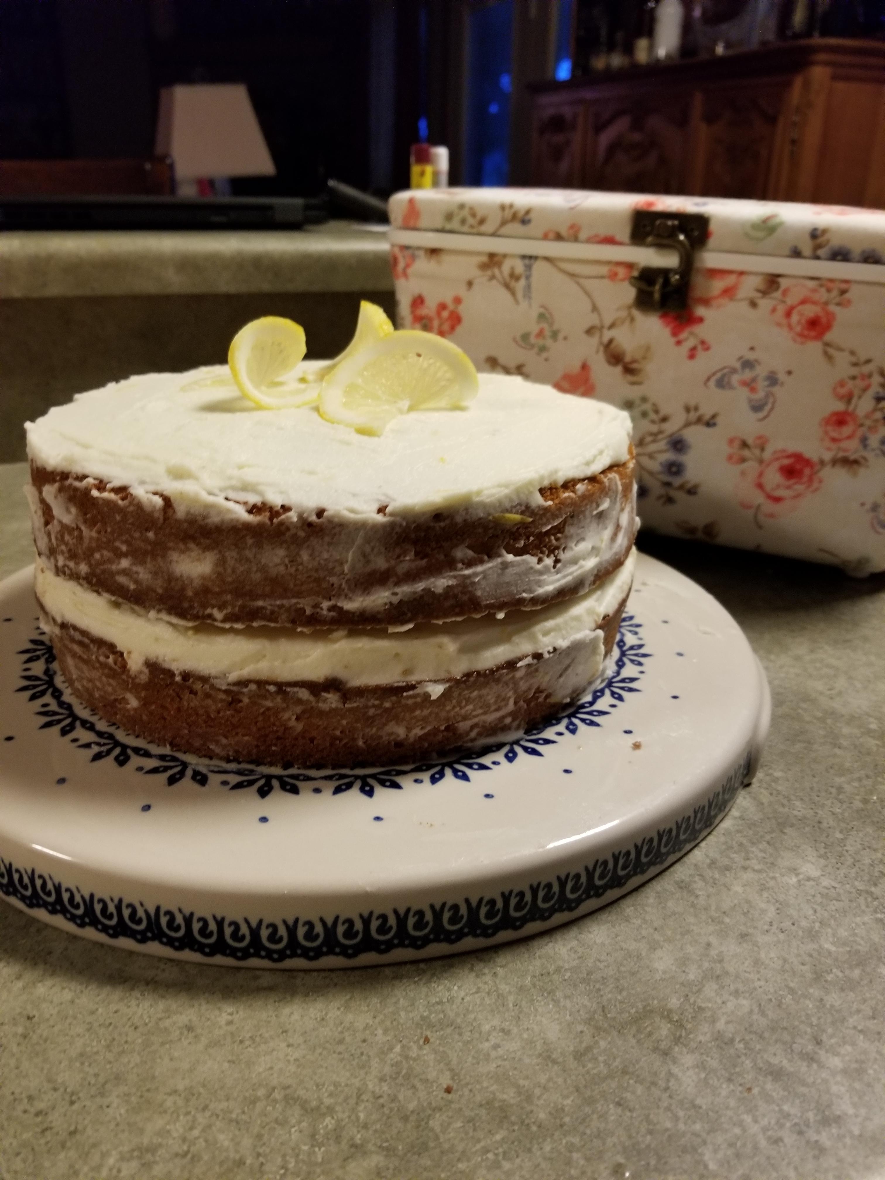 I made a "naked" lemon cake with lavender frosting : Baking