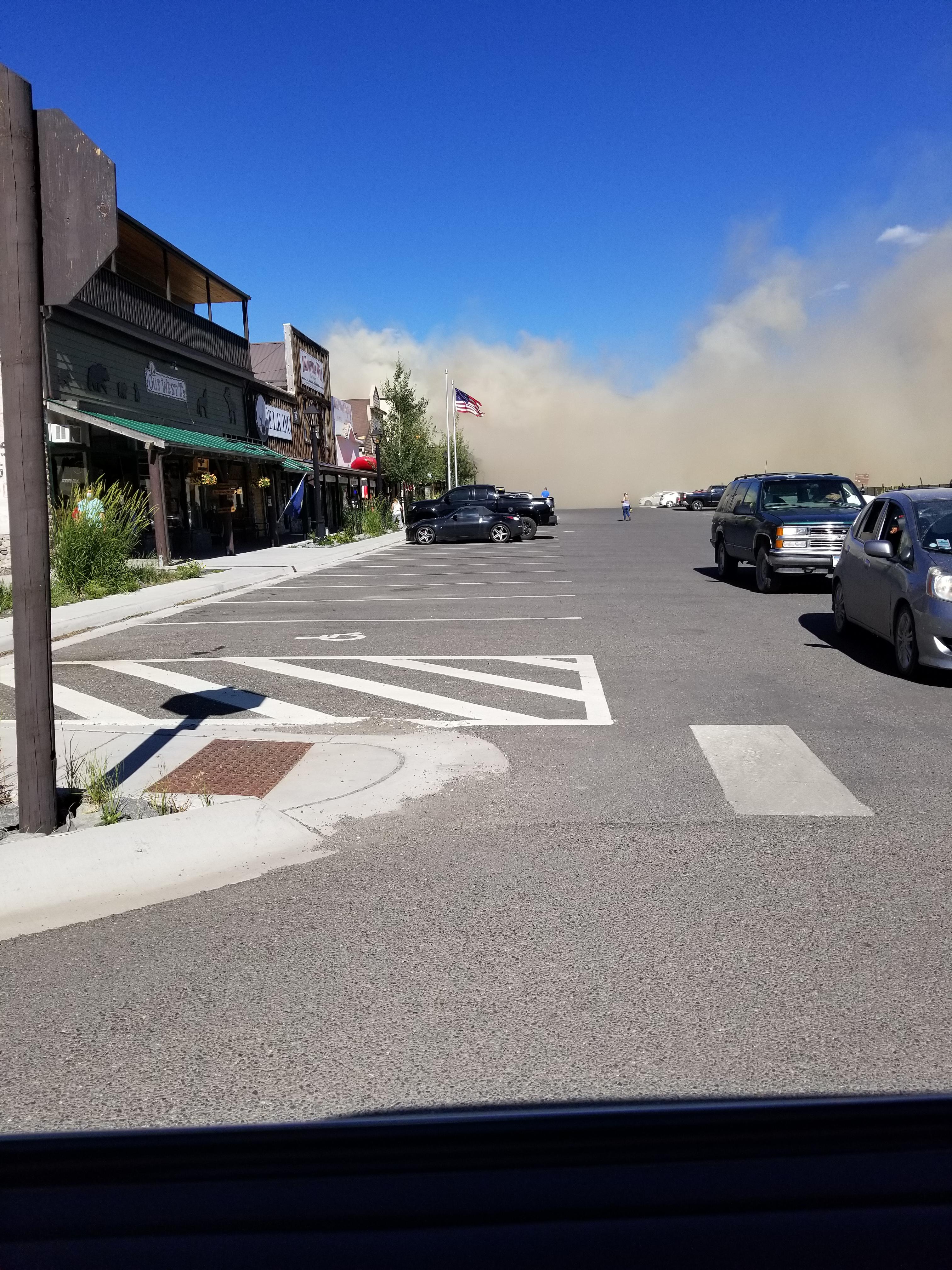 In Gardiner around 5pm before the fire downtown spread. r/Montana