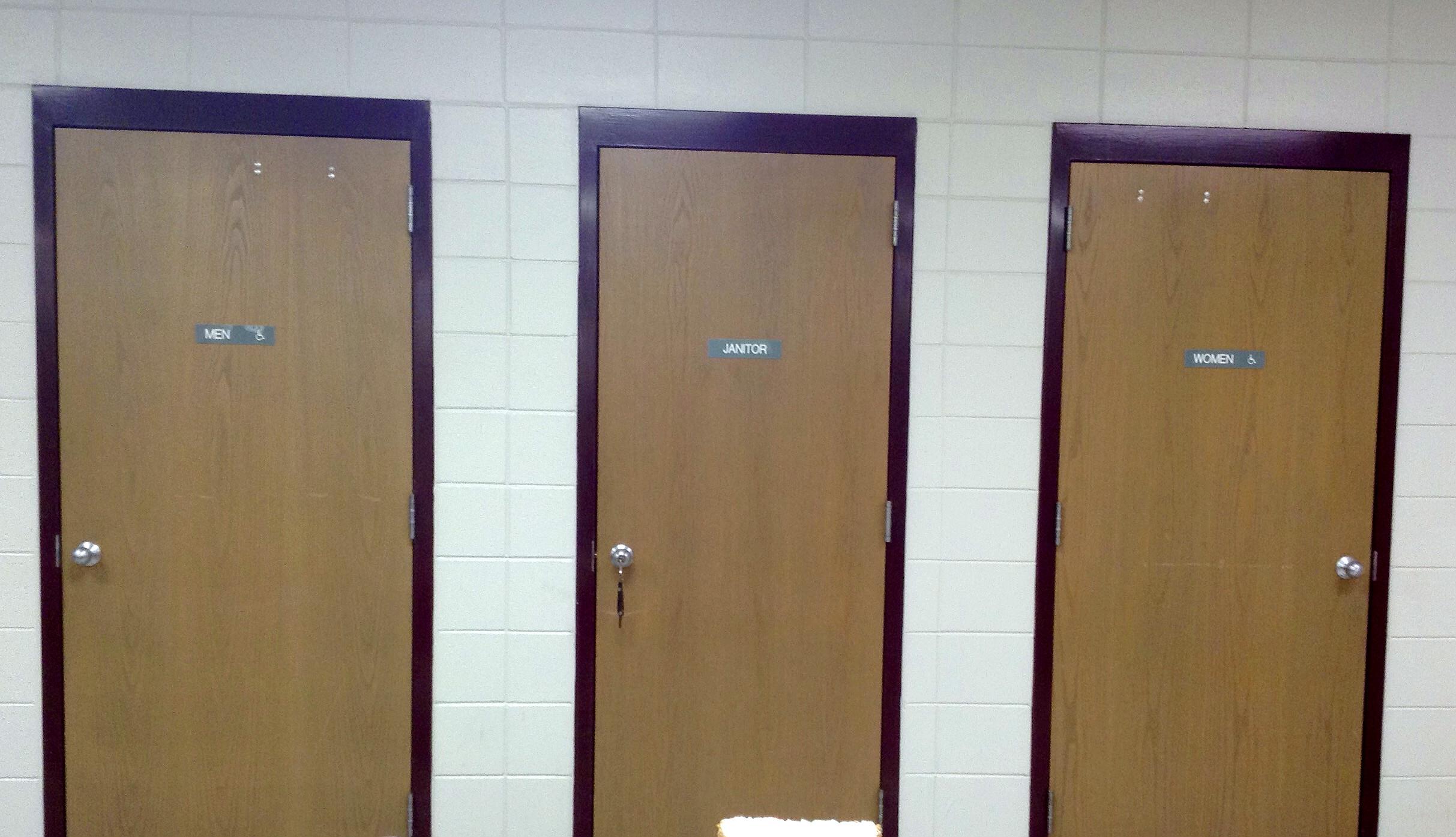 Janitor Closet Dandk Organizer