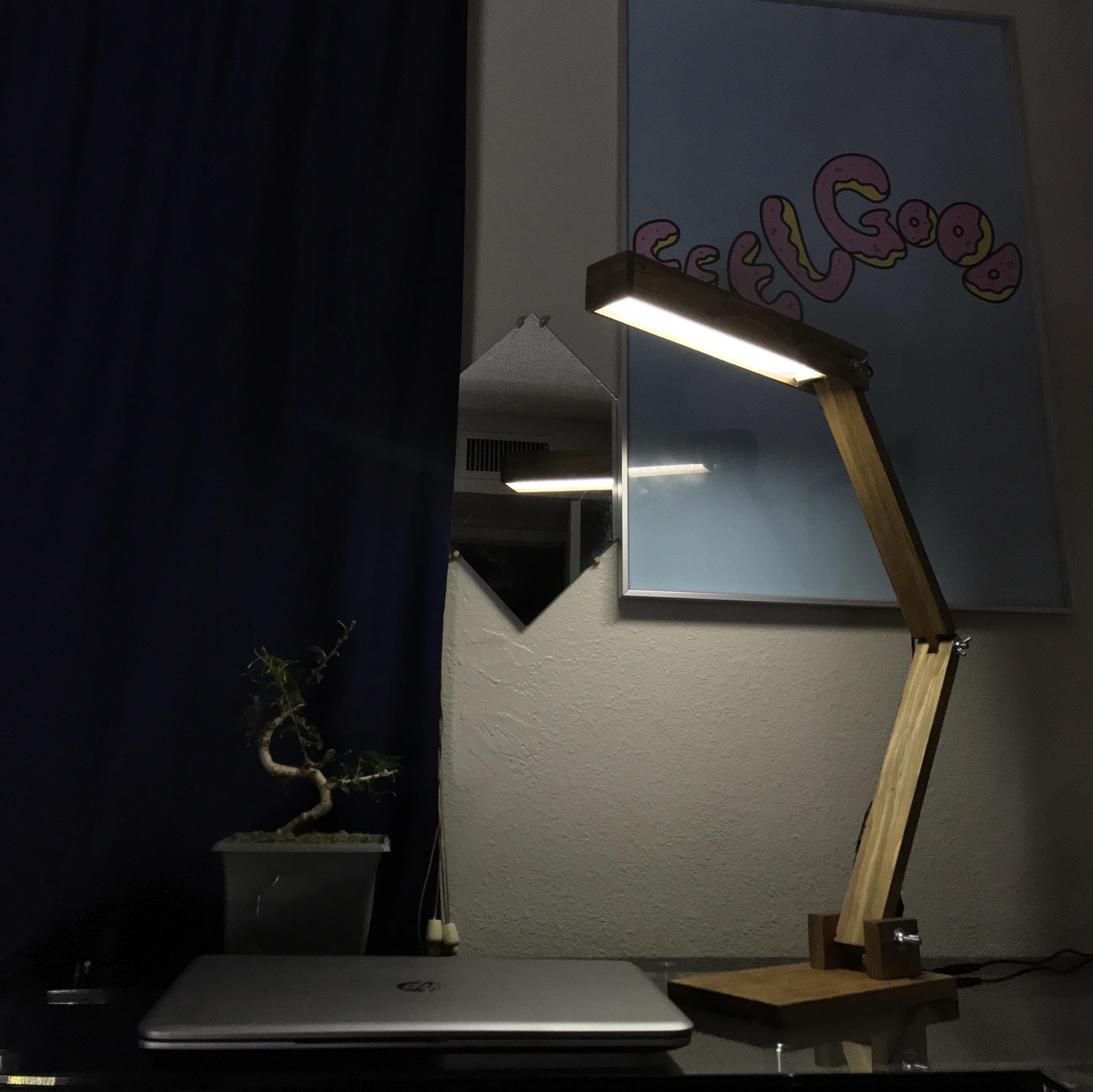 Made a LED desk lamp from pallet wood r/woodworking