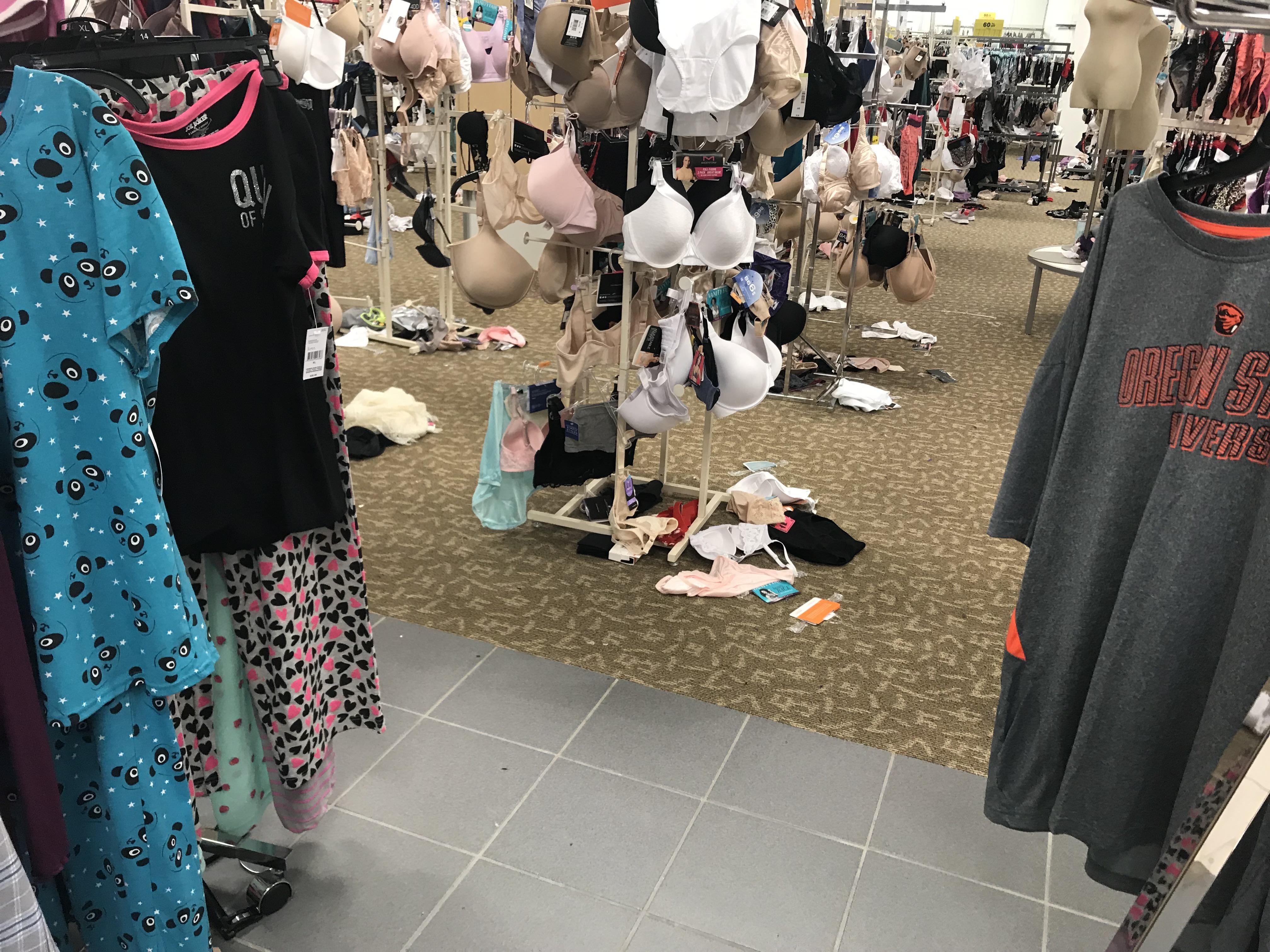 Sears going out of business sale r/trashy