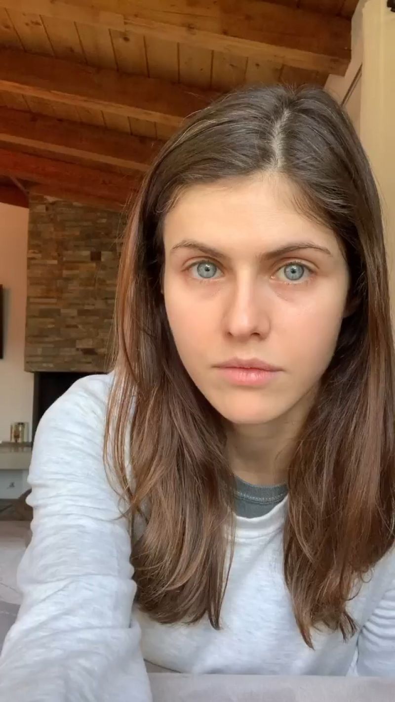 Alexandra Daddario wearing minimal makeup. r/pics