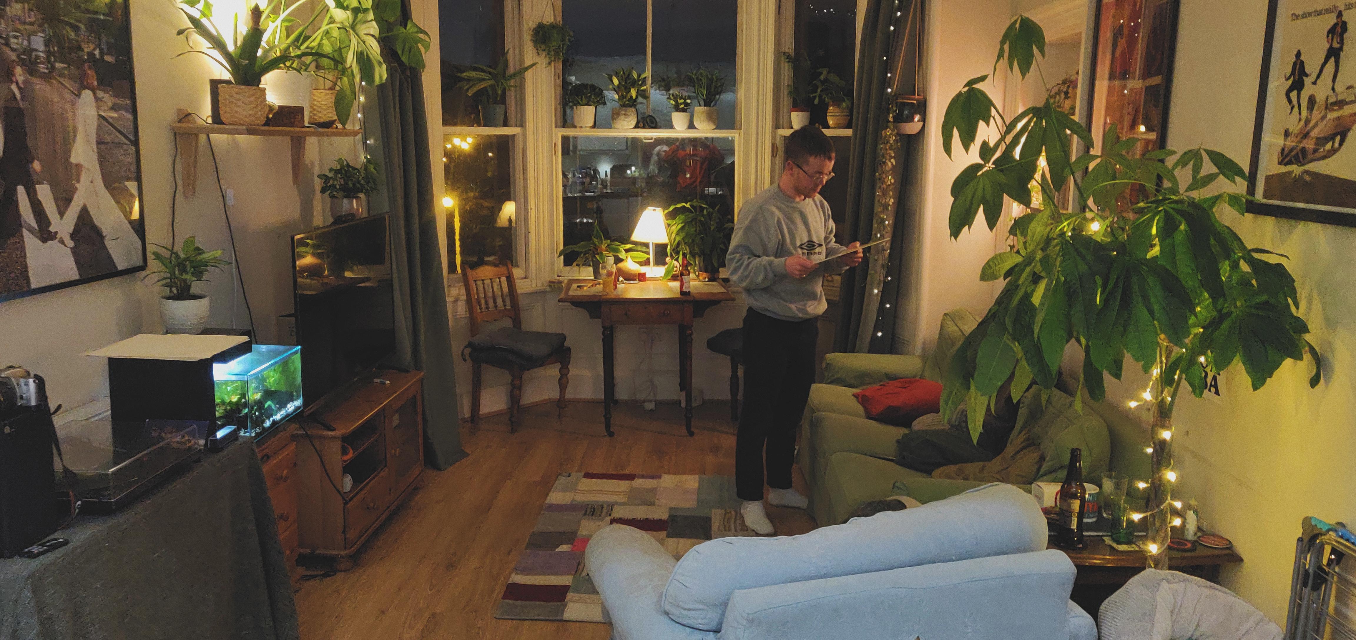 My flat in Edinburgh r/CozyPlaces