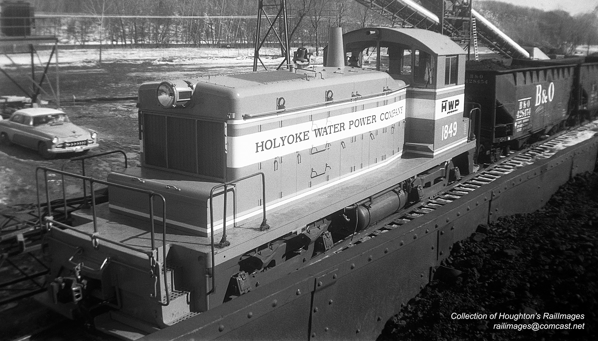 HW&P 1849 ex B&M 1113 SW1 Mt.Tom power plant 1959. r/TrainPorn