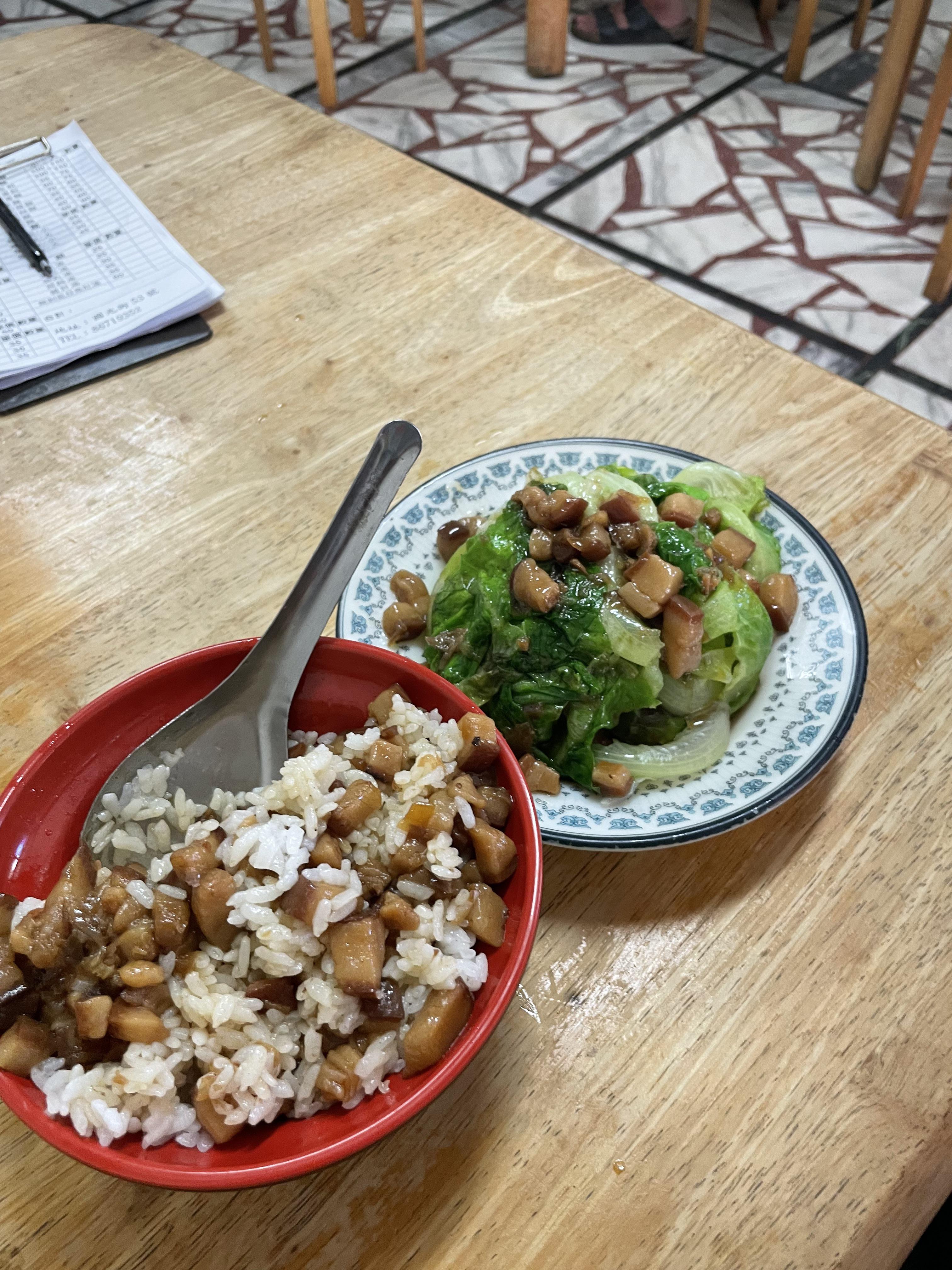 Taiwan food culture Ordered “generic cooked vegetables” just to