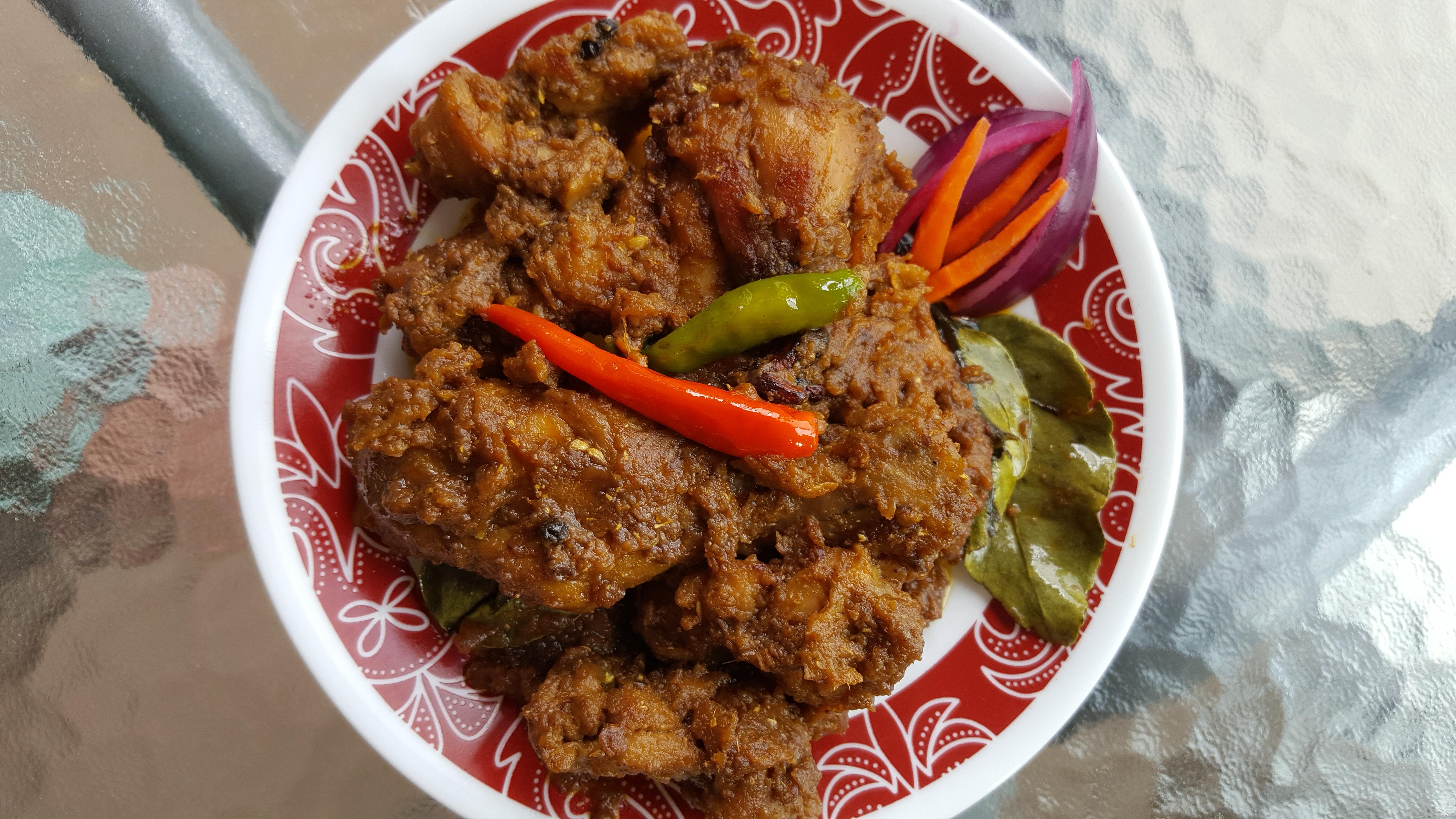 Chicken With Coconut Milk and Lime Leaves ( Gravy Version ) r/recipes