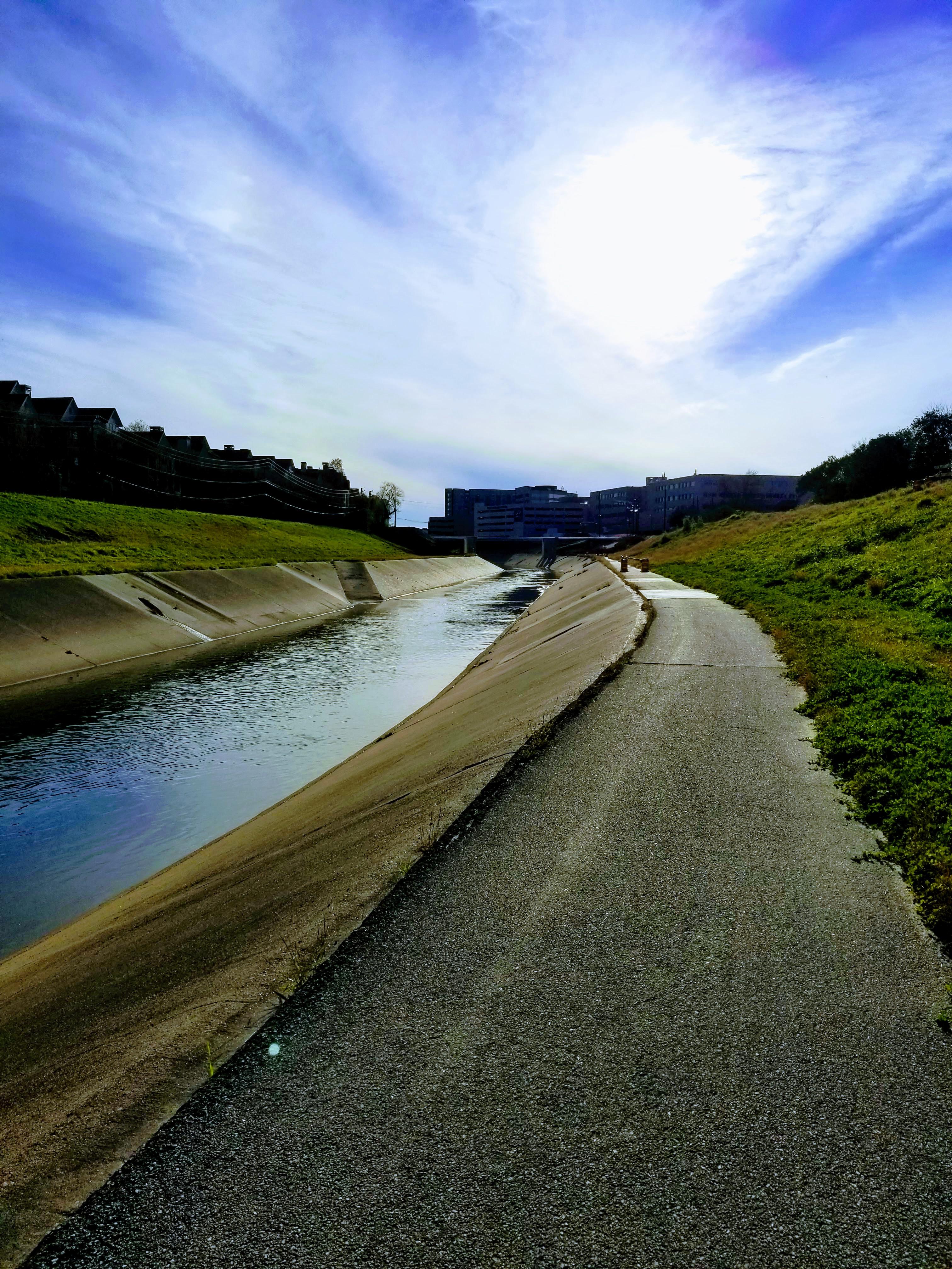 Bike ride along bayou r/houston