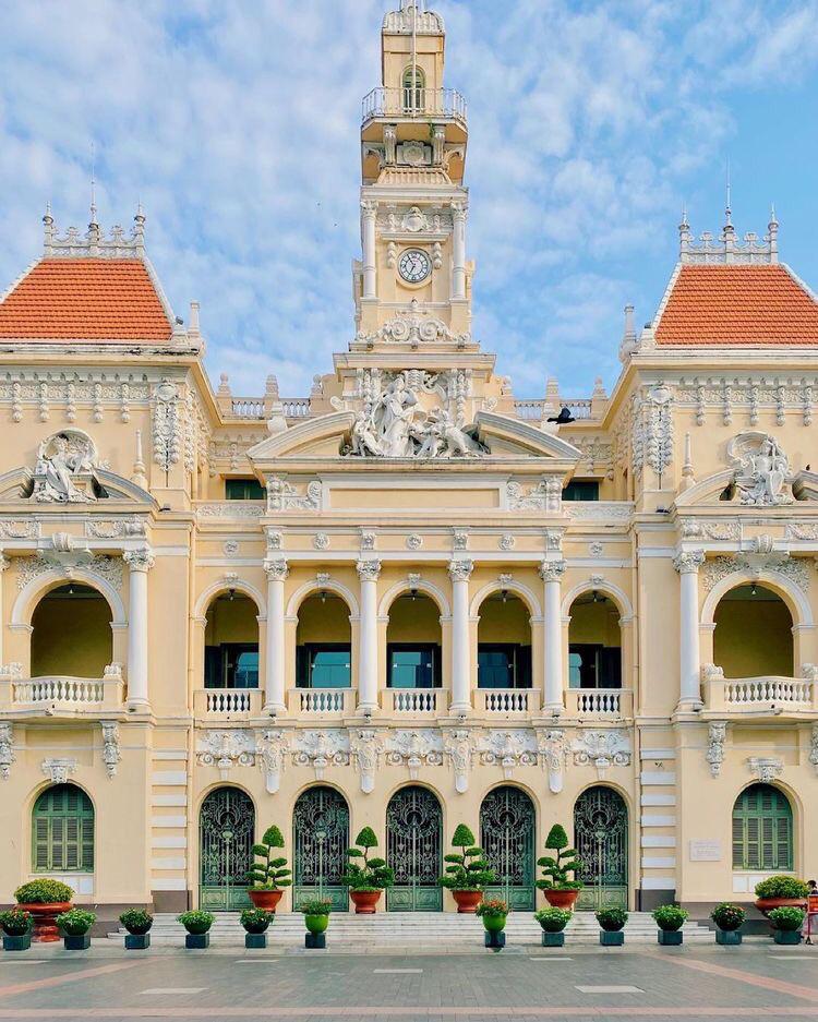 Ho Chi Minh City Hall in French Colonial style r/ArchitecturalRevival