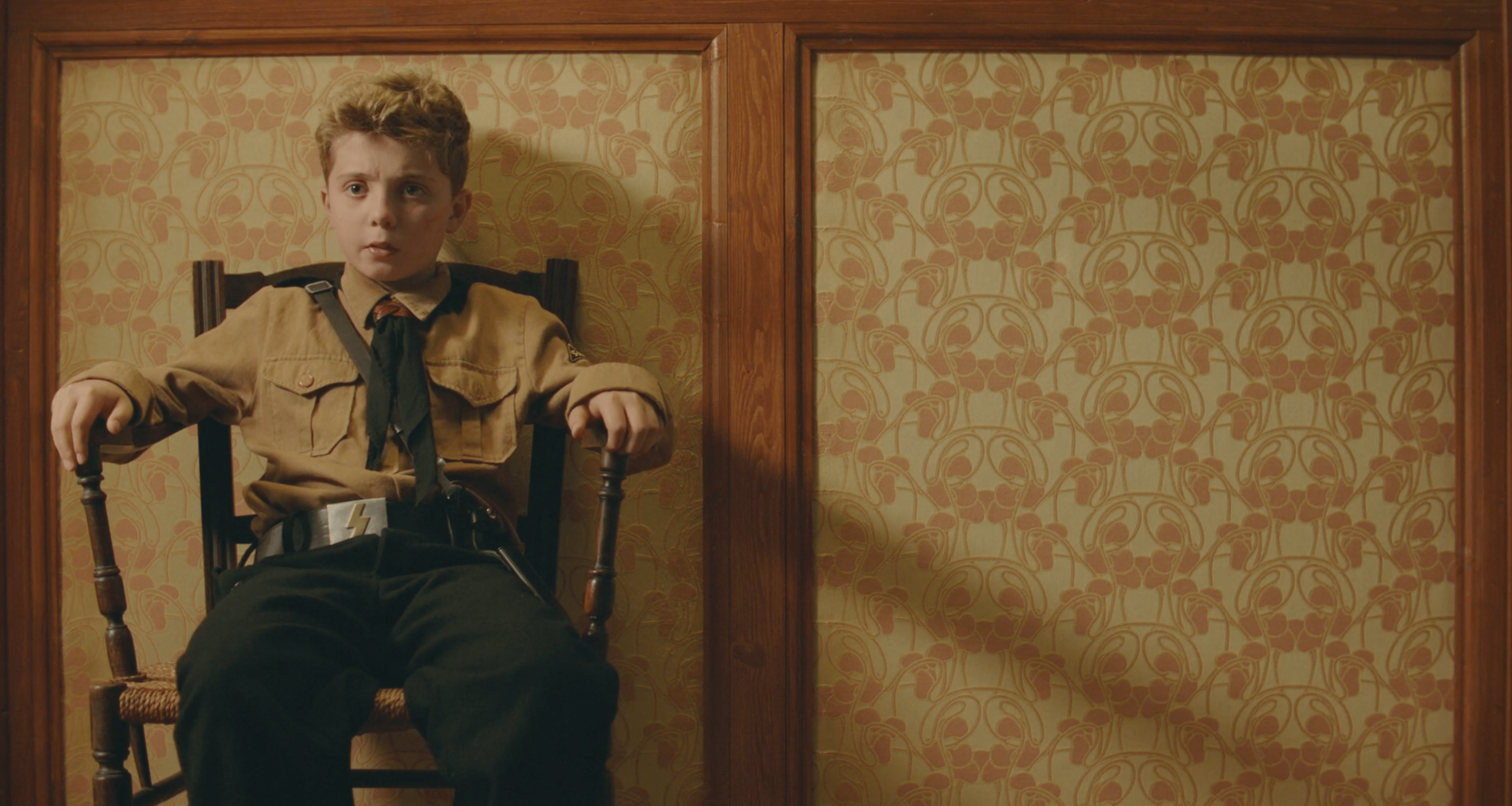 JoJo Rabbit (2019) There are rabbits in the wallpaper pattern in JoJo's