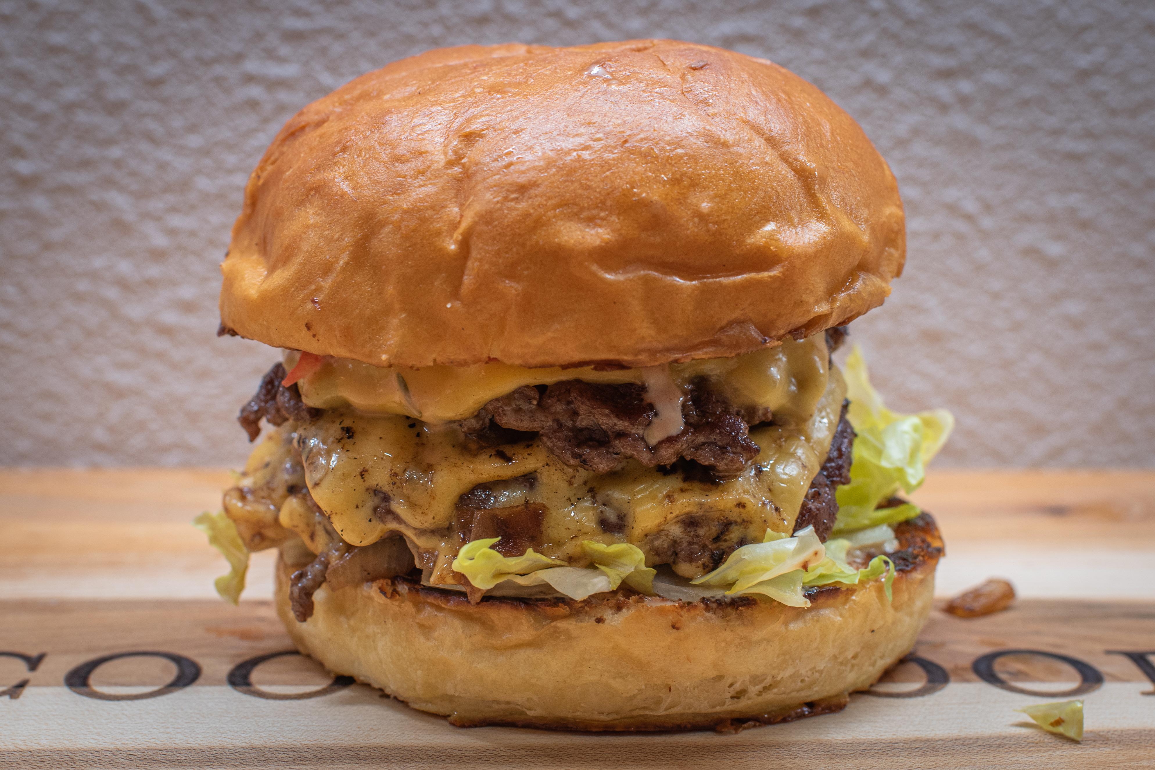 Triple Meat Smash Burger r/burgers