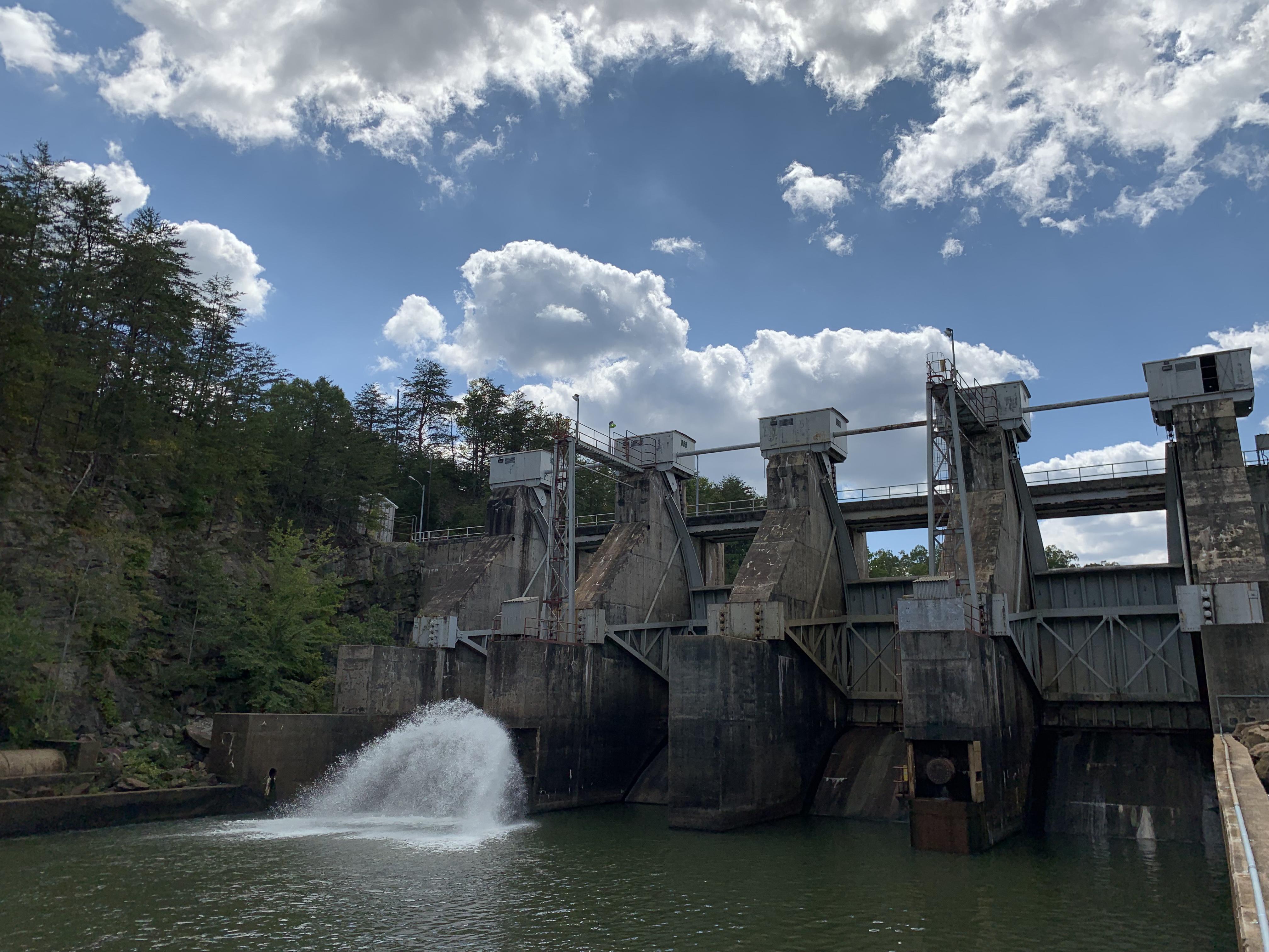 A littleseen view of Lake Hyco's afterbay dam r/NorthCarolina