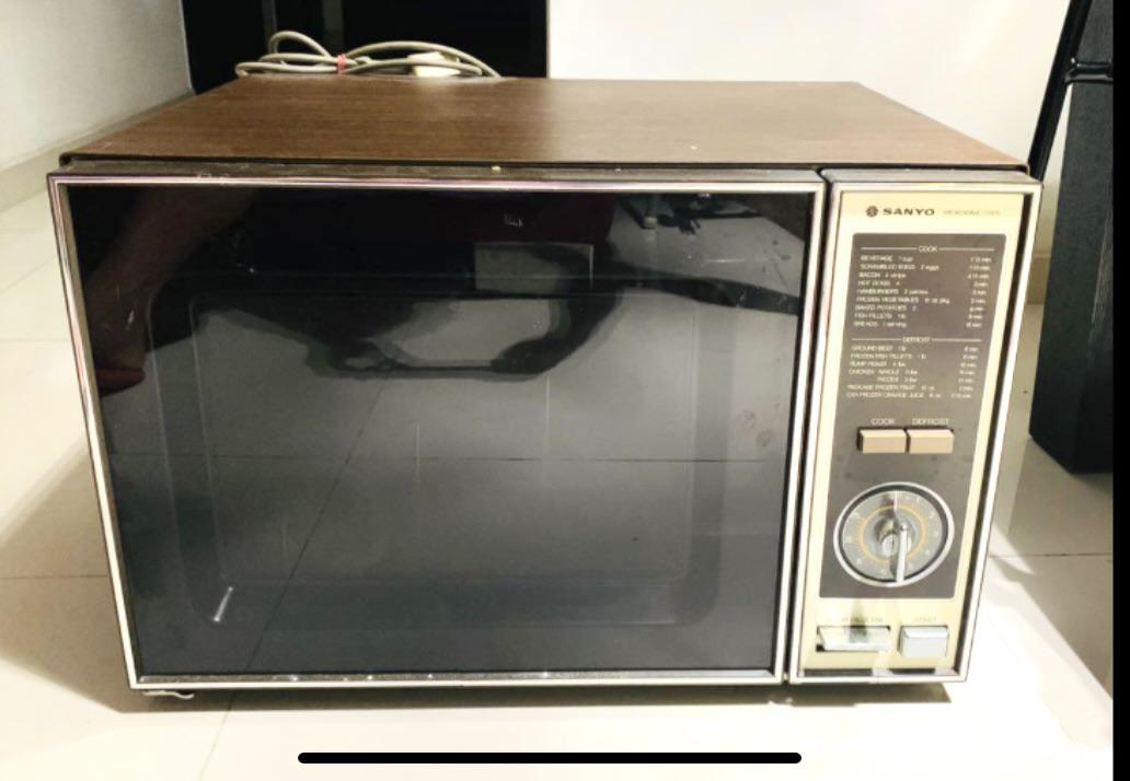 Microwaves weren’t always digital. r/nostalgia