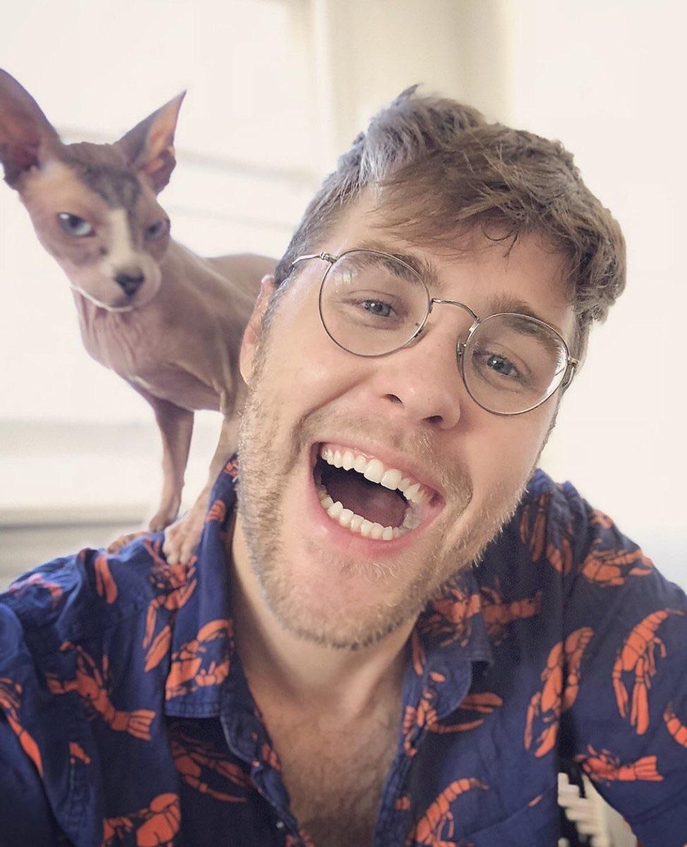 Cute Garrett watts with a cat 🐈 ️🥰😻😍 r/GarrettWatts