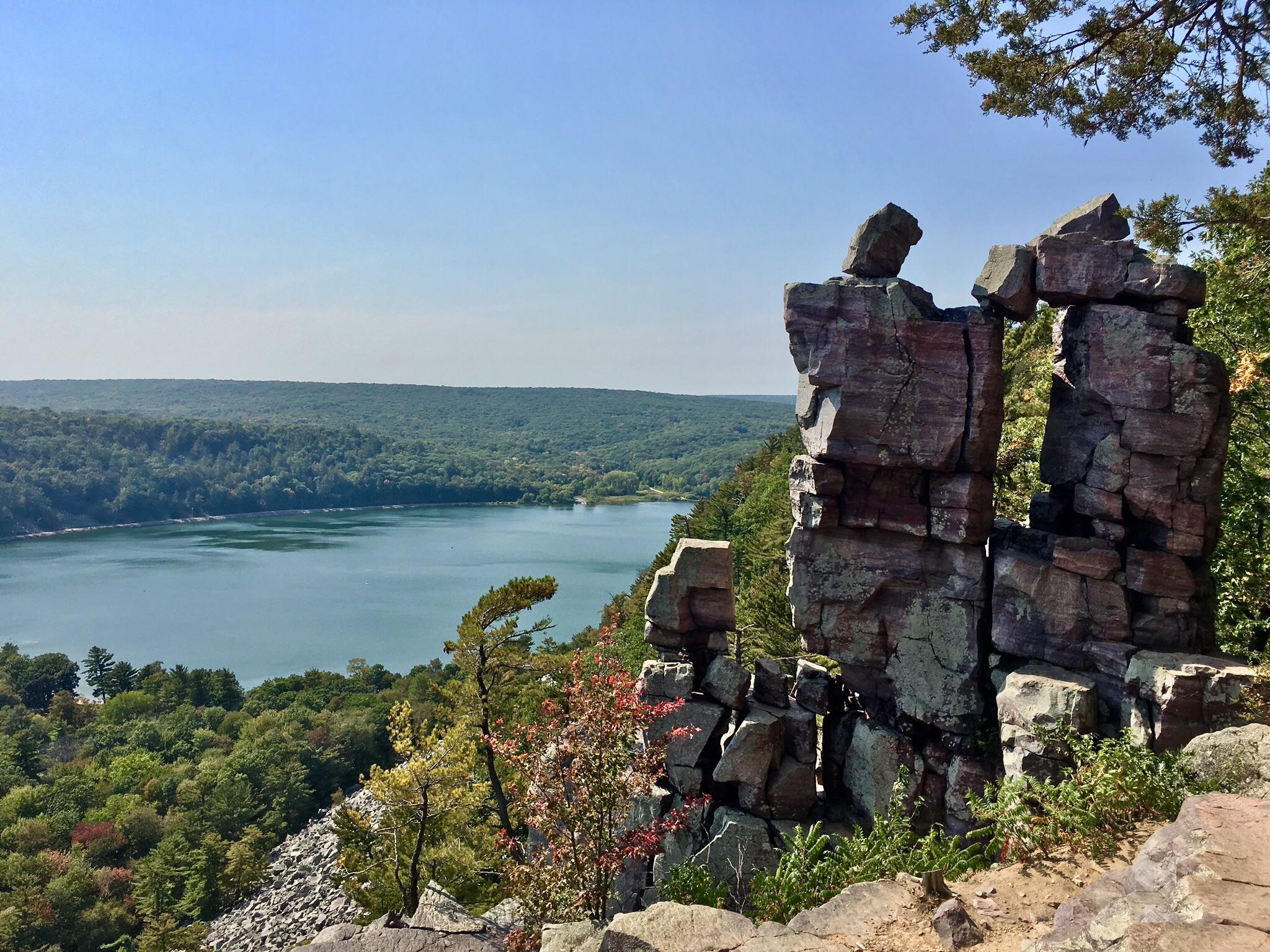 Beautiful spot at Devil’s Lake Baraboo, Wisconsin. r/hiking