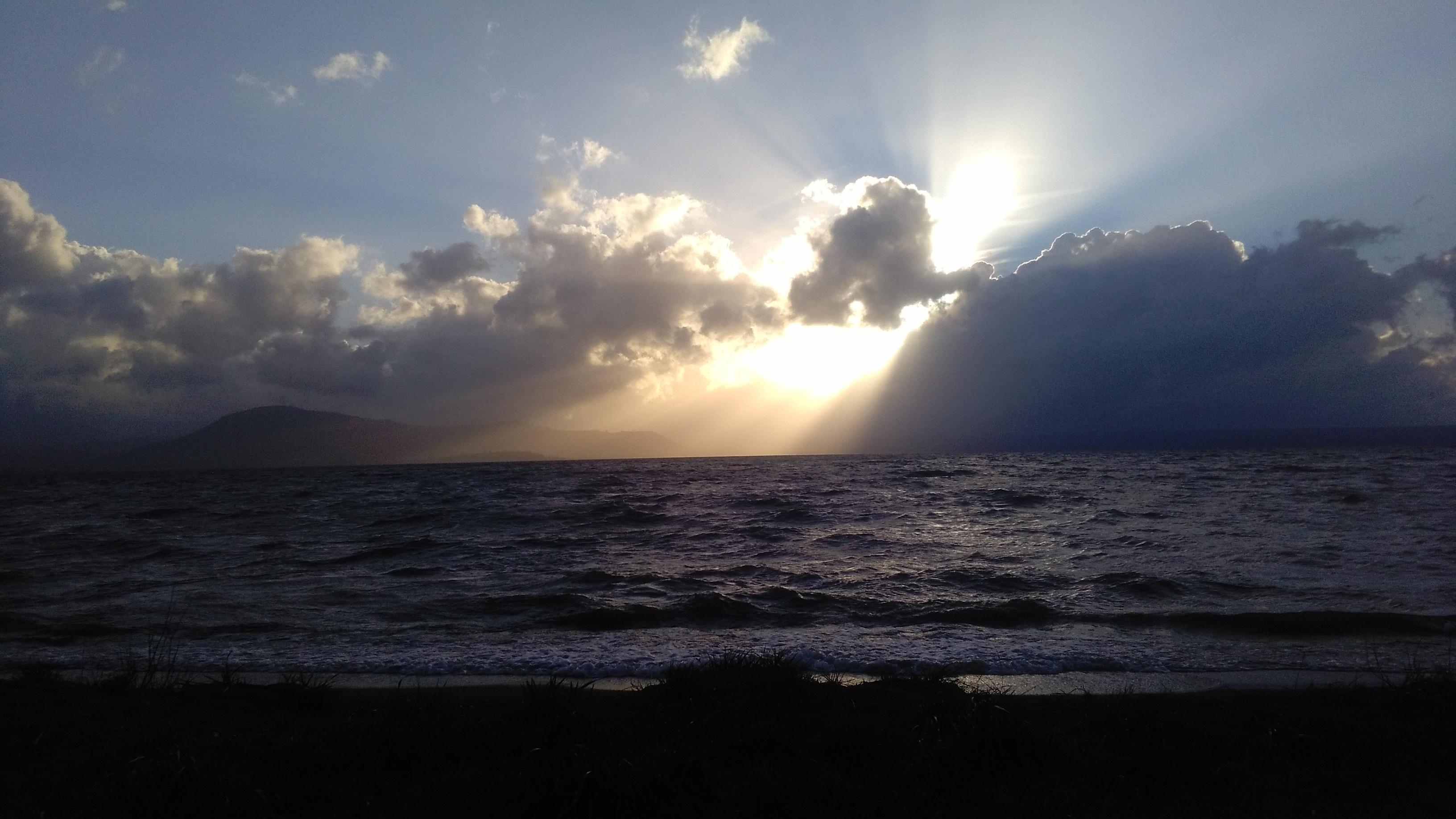 Hannahs Bay, Rotorua, New Zealand r/pics