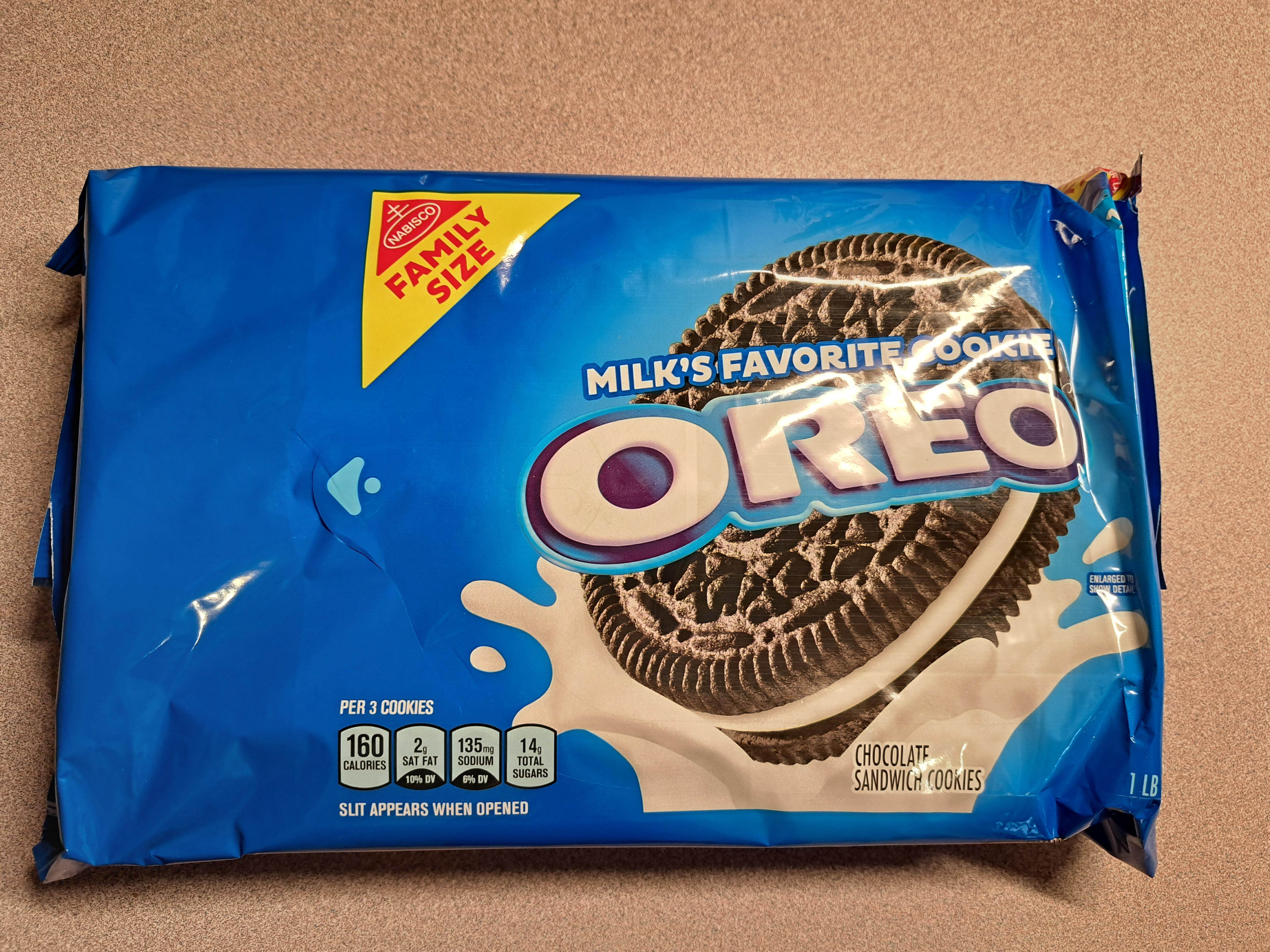 My Oreo package was printed offcenter (OC) r/mildlyinteresting