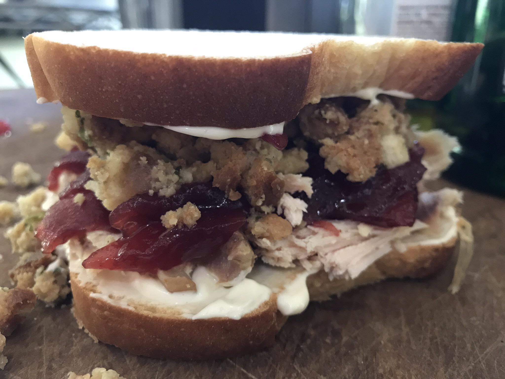 [Homemade] Turkey sandwich with cranberry sauce and stuffing r/food