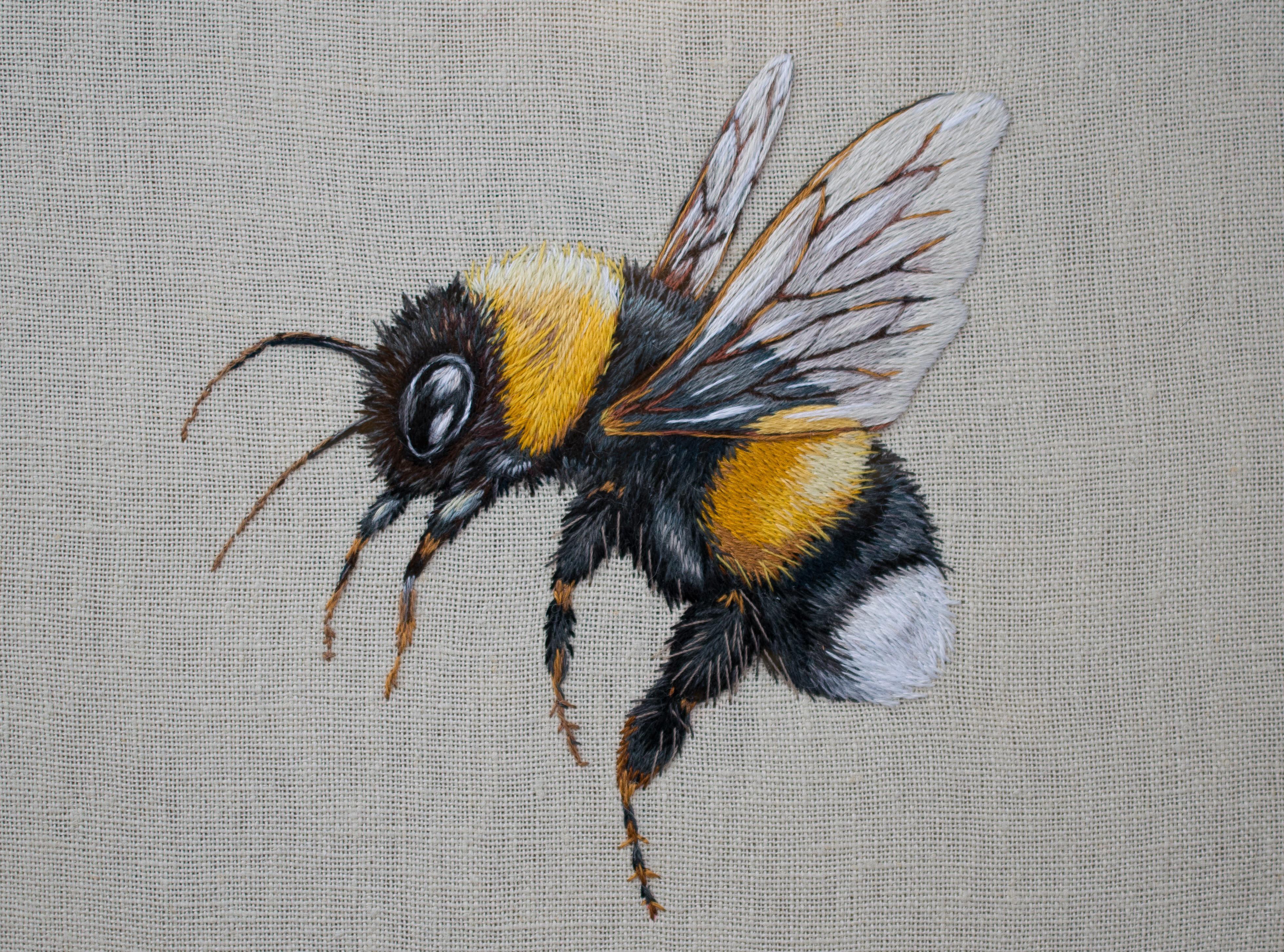 White Tailed Bumblebee, hand embroidery, me, 2020 r/Art