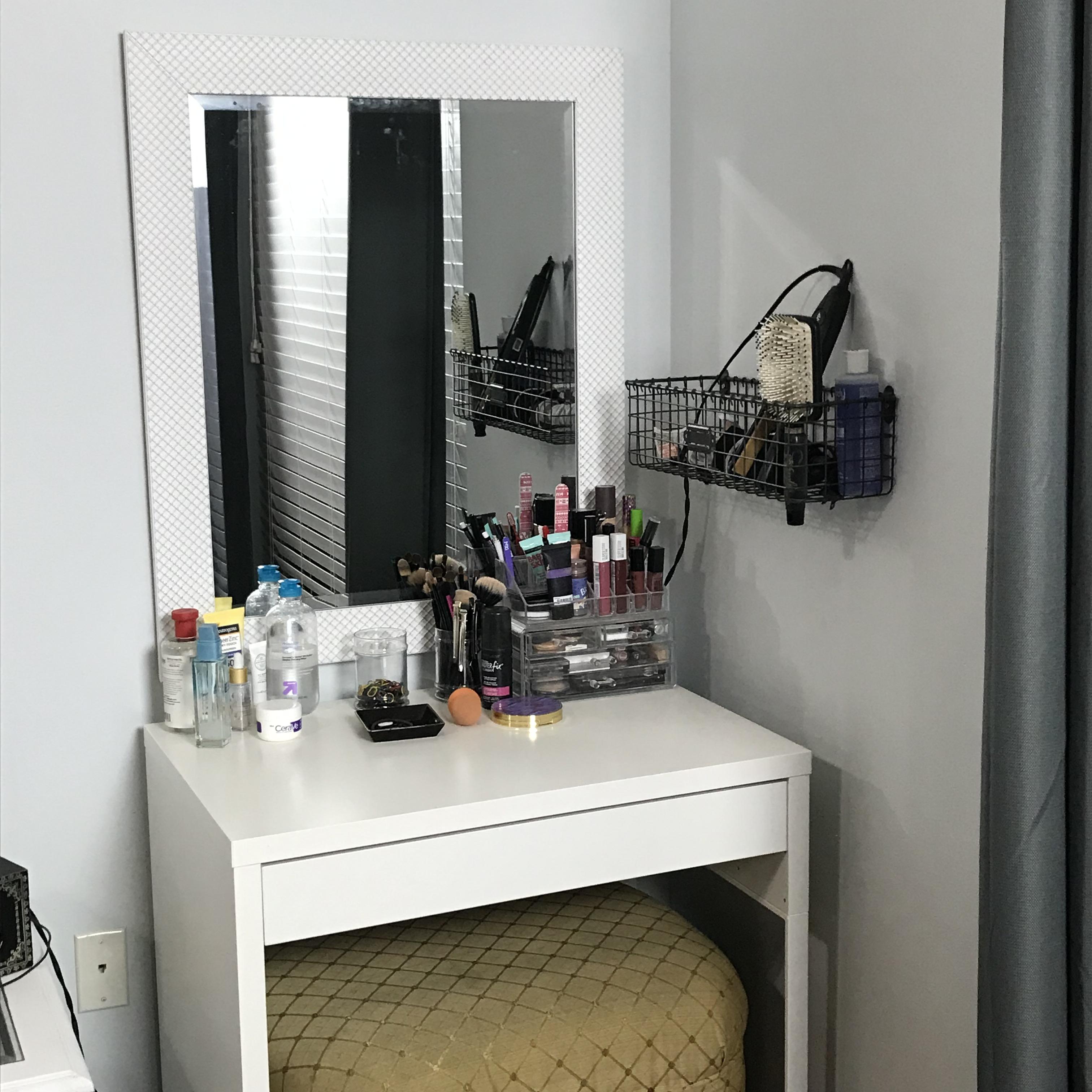 IKEA Micke desk makes the perfect tiny vanity!