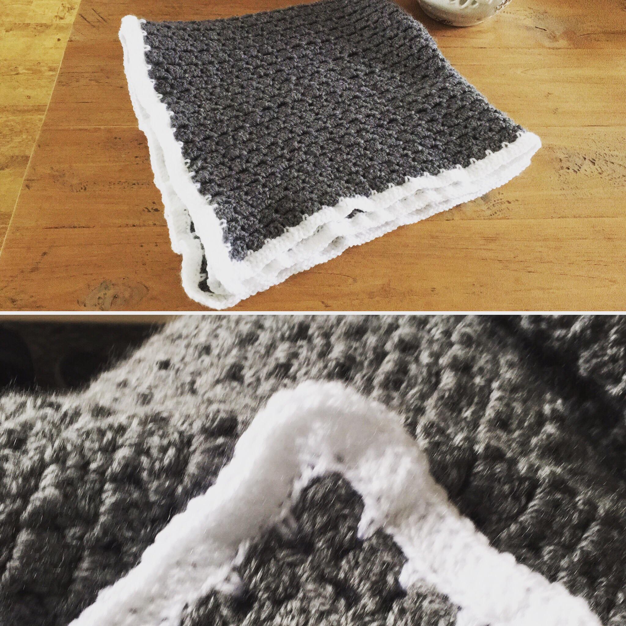 Finished last week a baby blanket ) made it in 2,5 days 🙊🙈 r/crochet