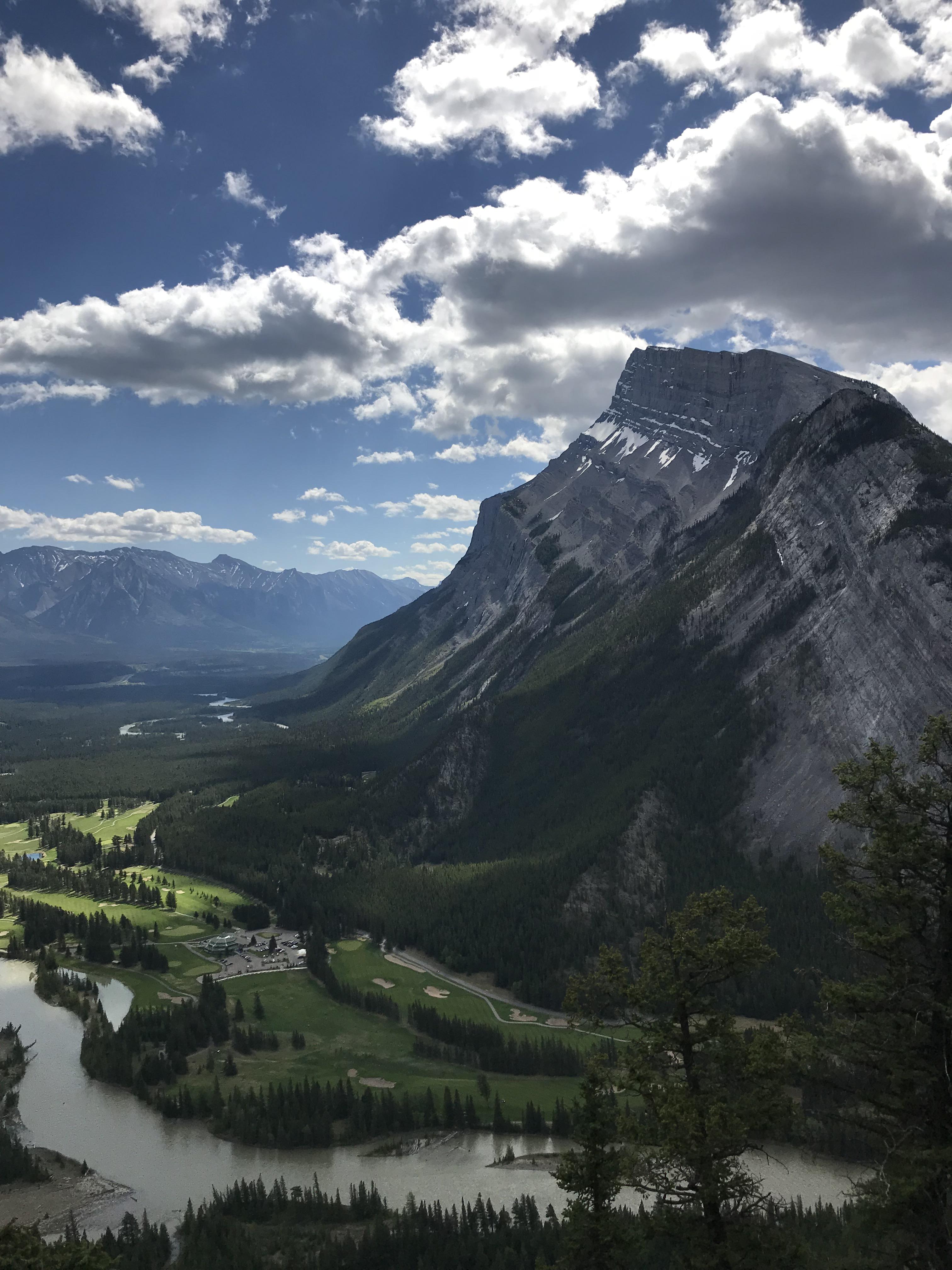 Tunnel Mountain Lookout Banff, AB, Canada r/hiking