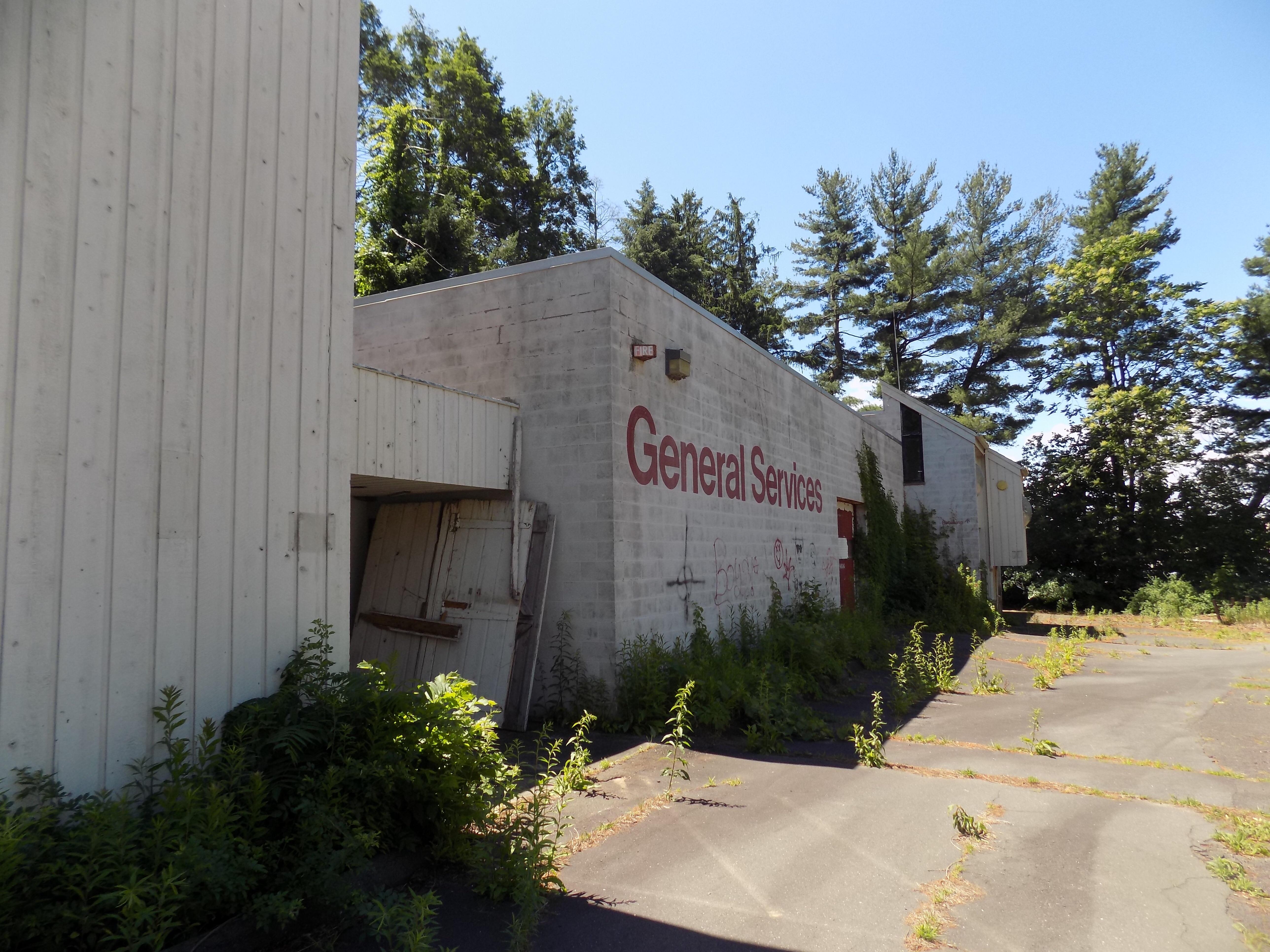 Another shot of the Elmcrest Psychiatric Hospital, Portland, CT