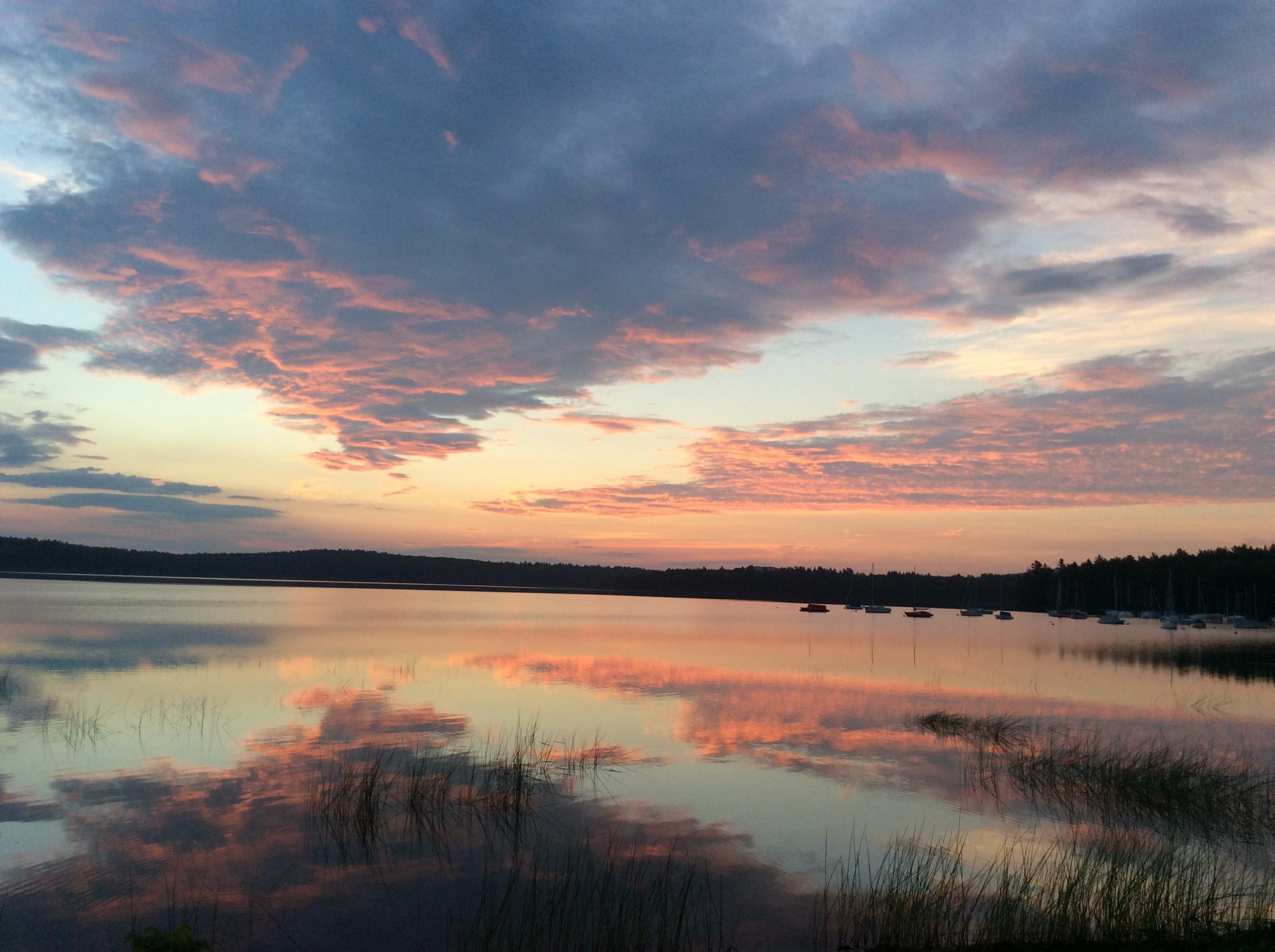Early Morning at Lake Massabesic, Auburn, NH [OC][2592x1936] r/waterporn