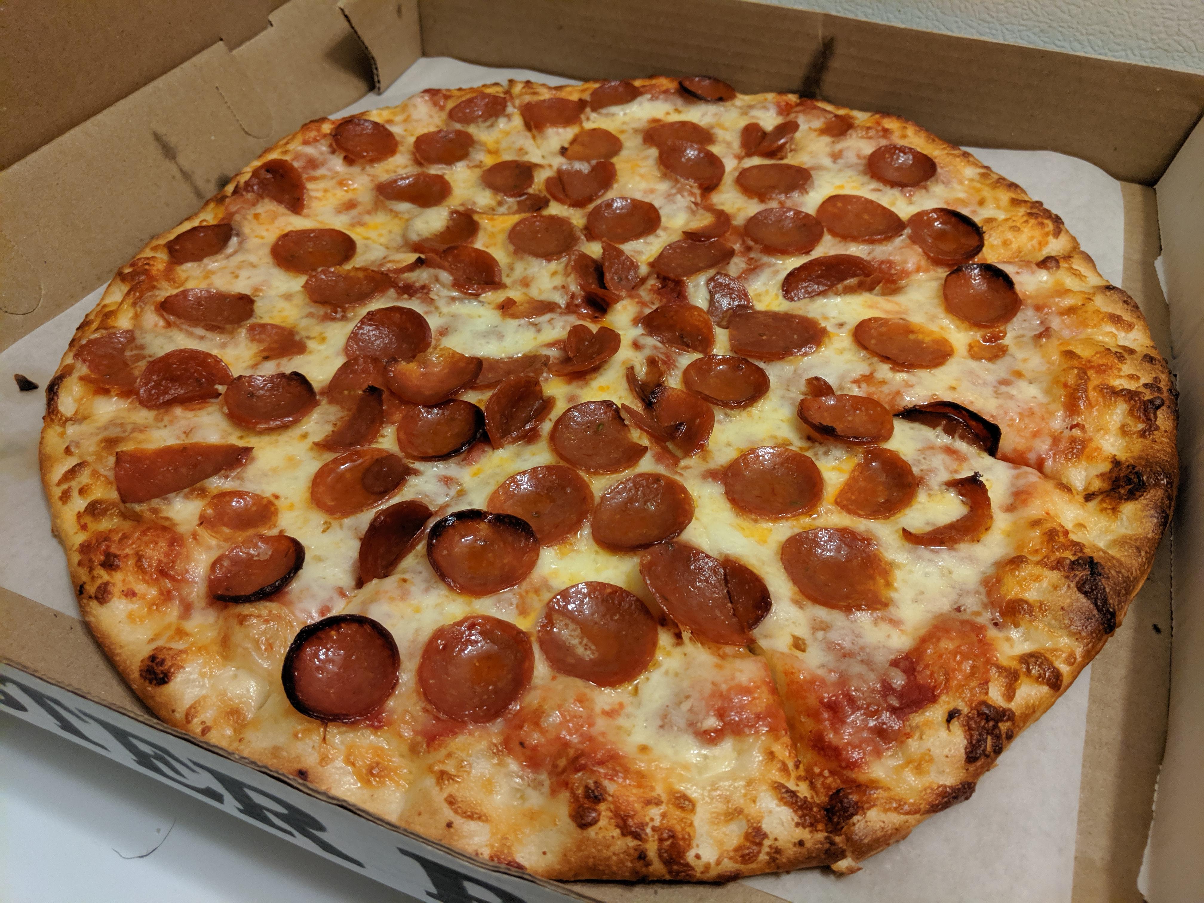 NYC style thin crust in Buffalo NY. Mister Pizza r/Pizza